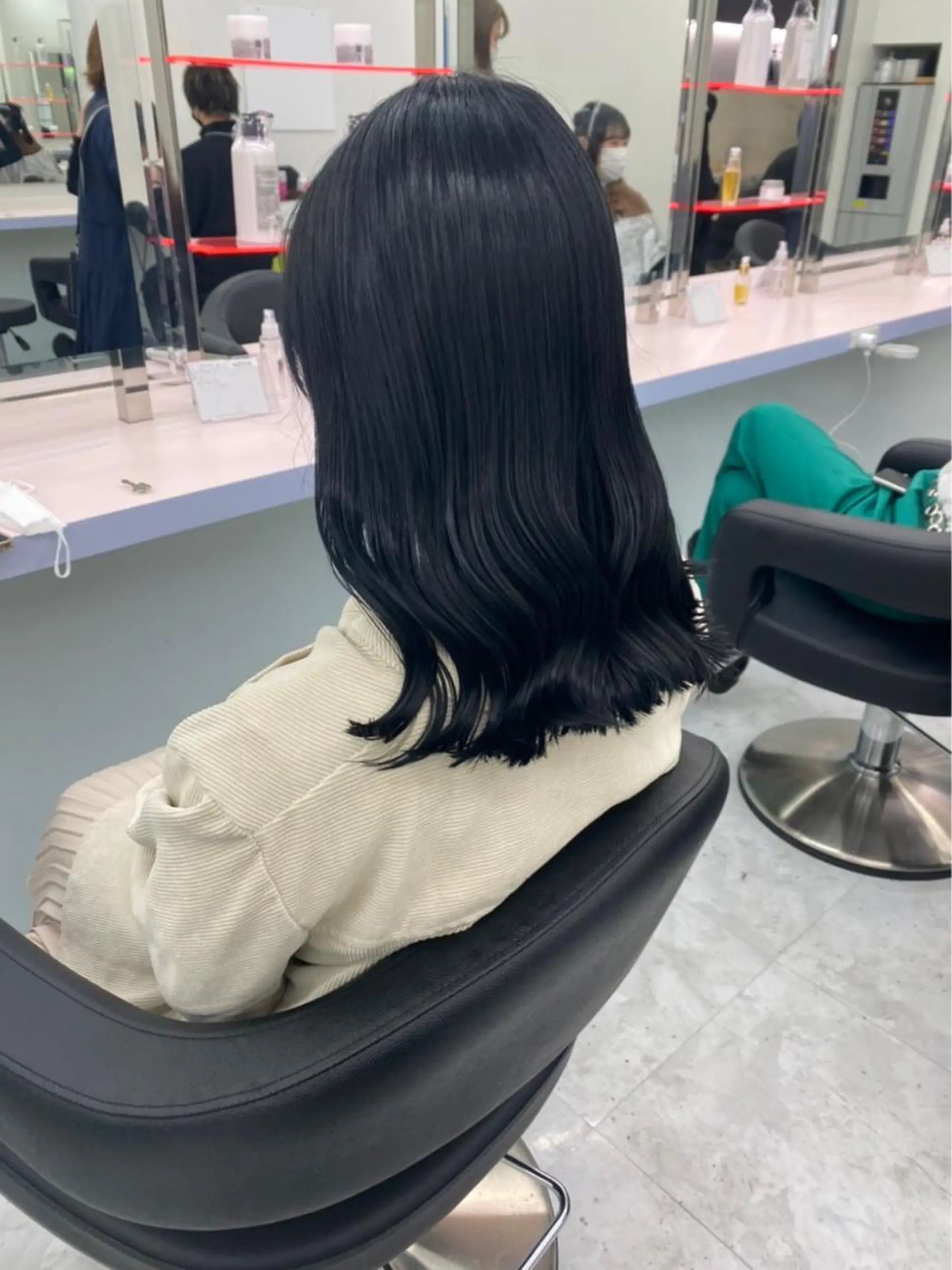 セミロング カラー レイヤー×透明感カラ ーHAYATOのヘアスタイル