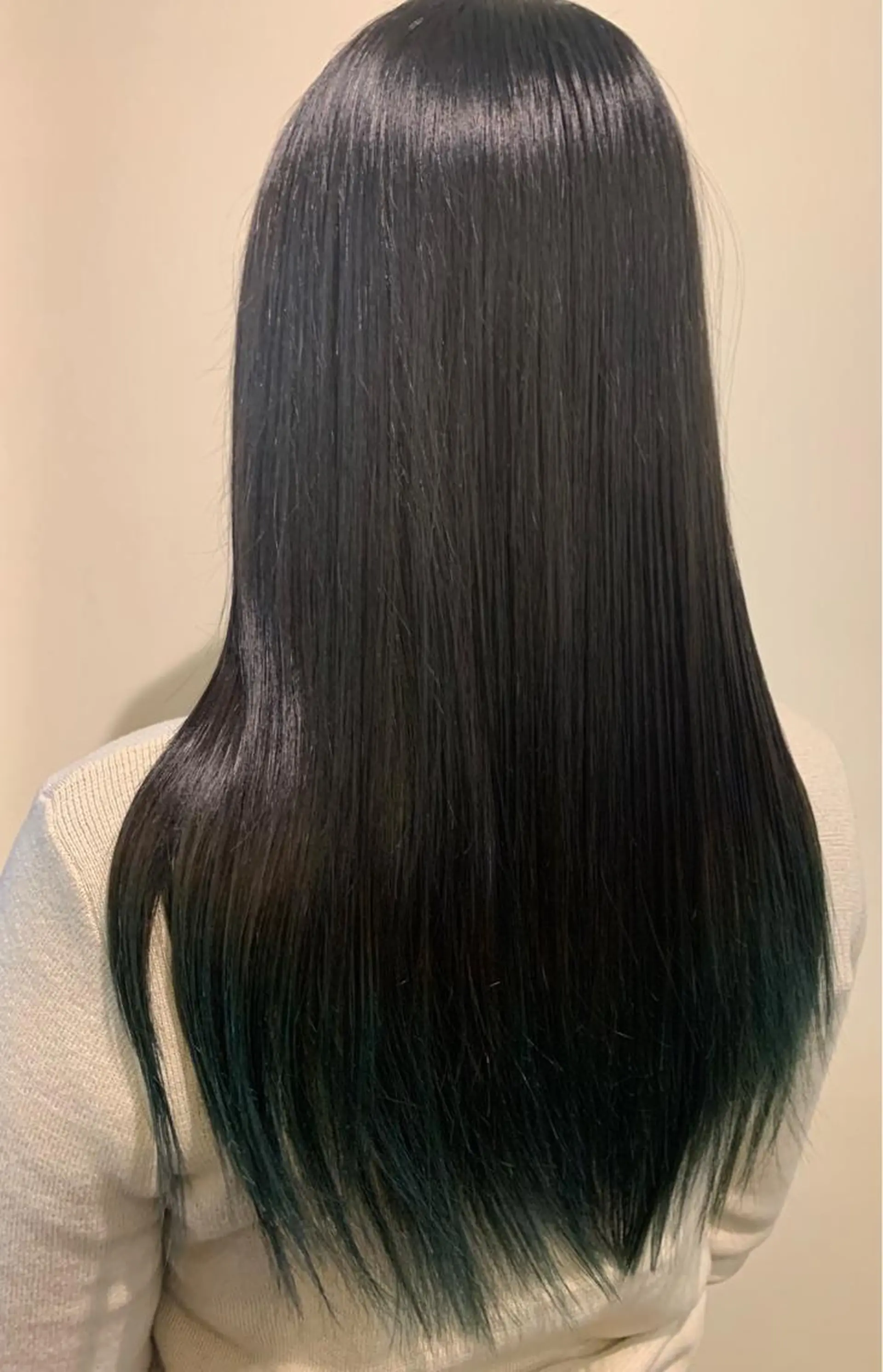 カラー 艶カラー｜透明感 カラー｜レイヤーのヘアスタイル