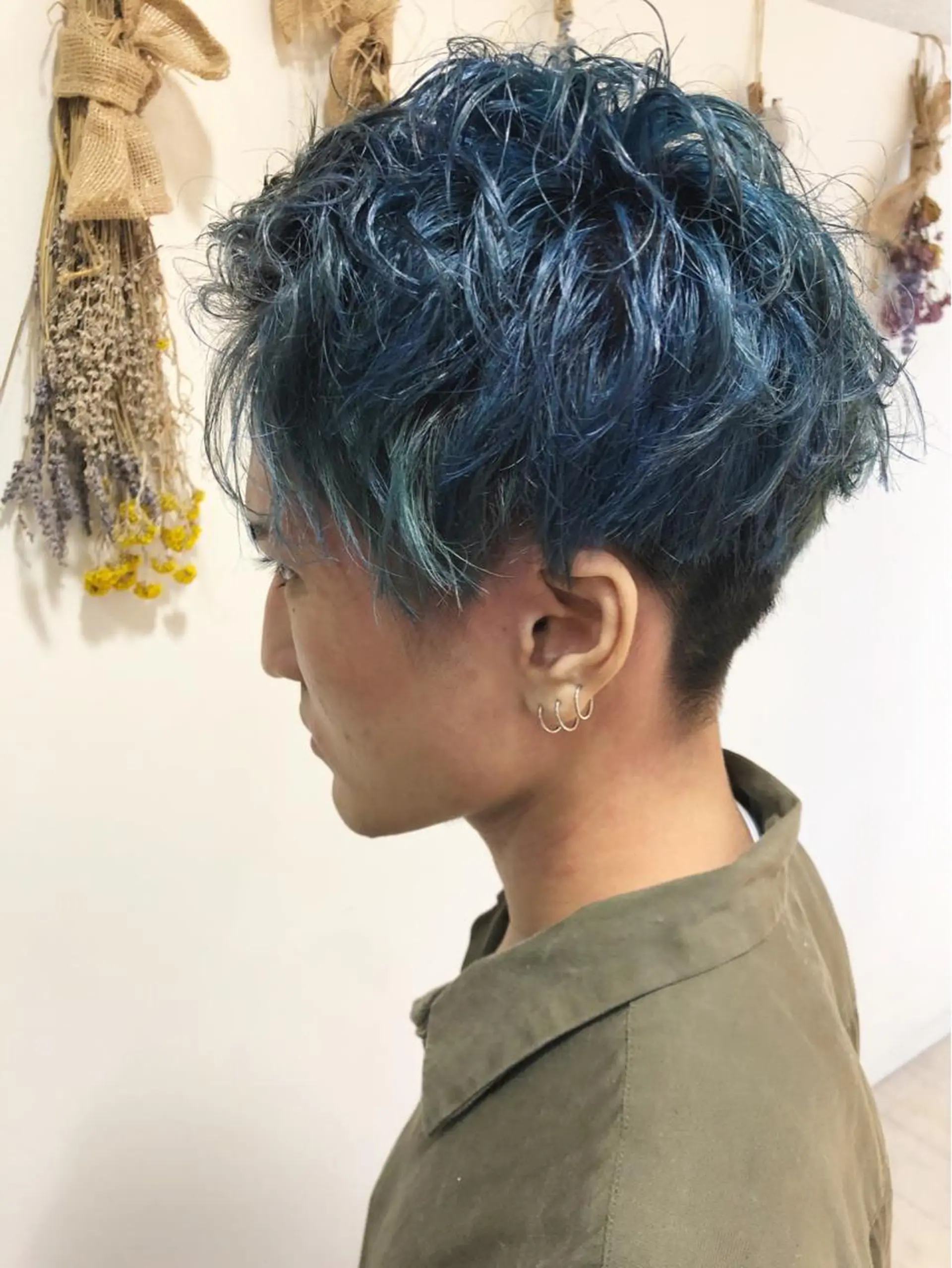 ショート メンズ アップバング 刈り上げ くせ毛 門田 恭弥のヘアスタイル