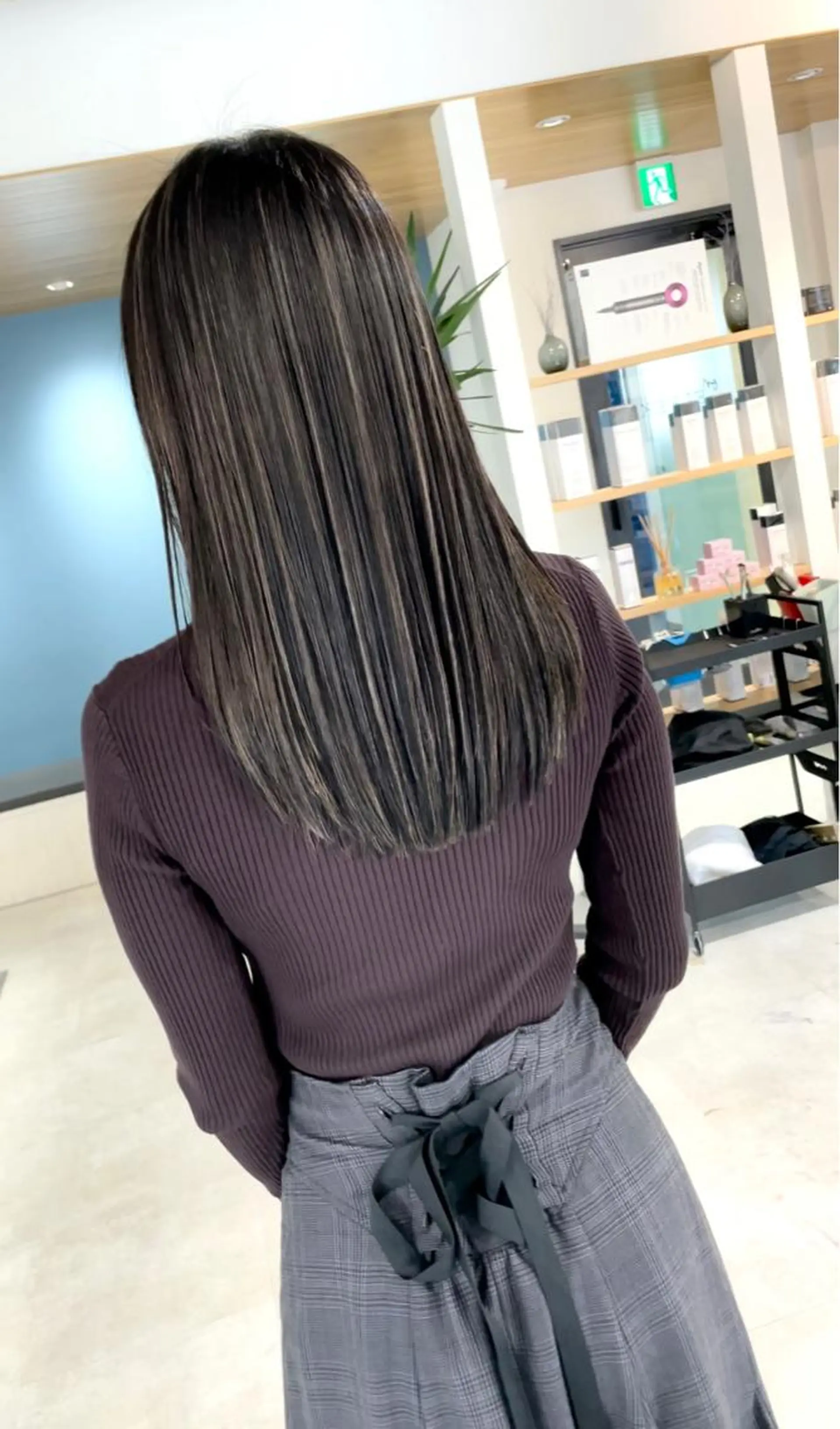 ロング ハイライト 神戸でブリーチなら puty/レイヤーのヘアスタイル