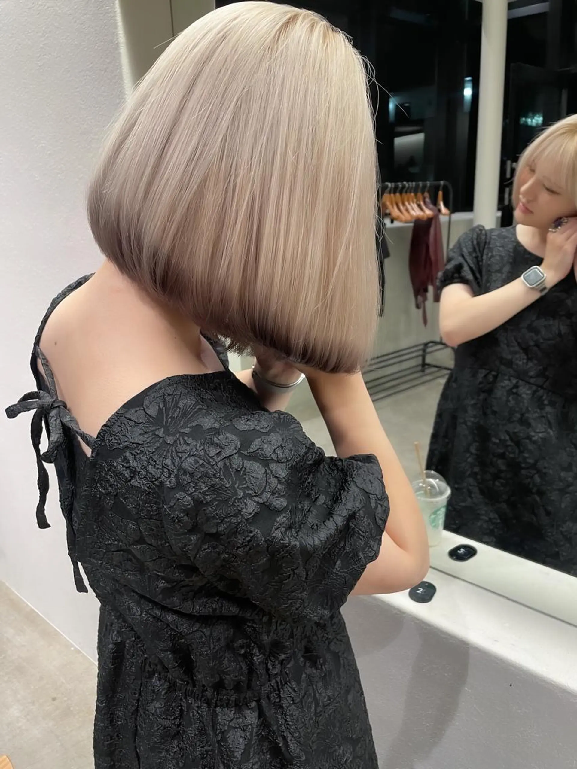 ショート カラー ヘアアレンジ ミニボブ/ブリーチ 🌈MISATOのヘアスタイル