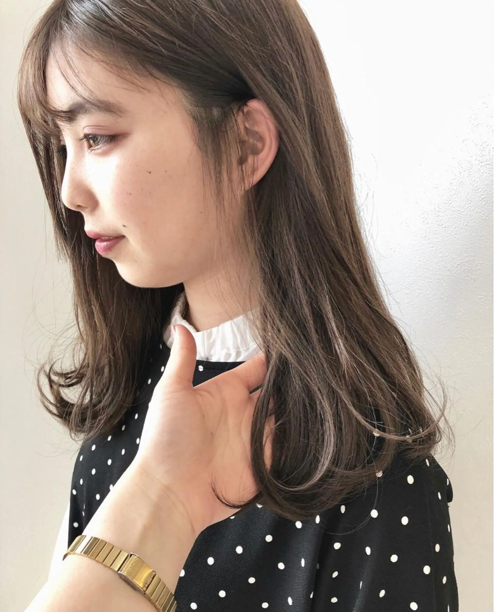 セミロング カラー ブリーチ ブラウンカラー ブリーチなしカラー カット ヘアカラー トリートメント 岩田 萌那のヘアスタイル