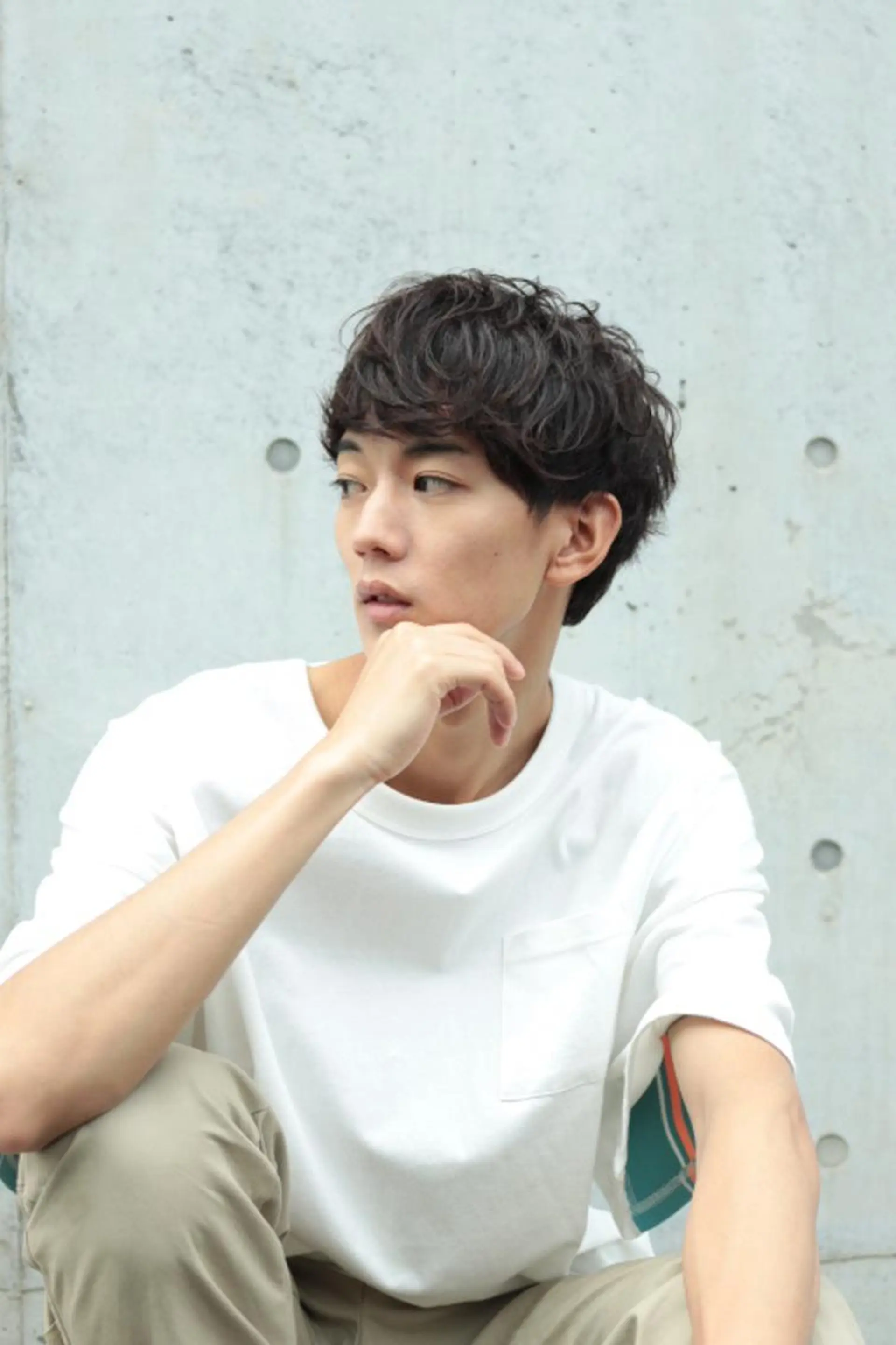 ショート カラー パーマ ヘアアレンジ メンズ メンズブリーチ メンズハイライト マッシュ メンズパーマ ブリーチ 【ツヤ髪美容師】 ツダケイスケのヘアスタイル