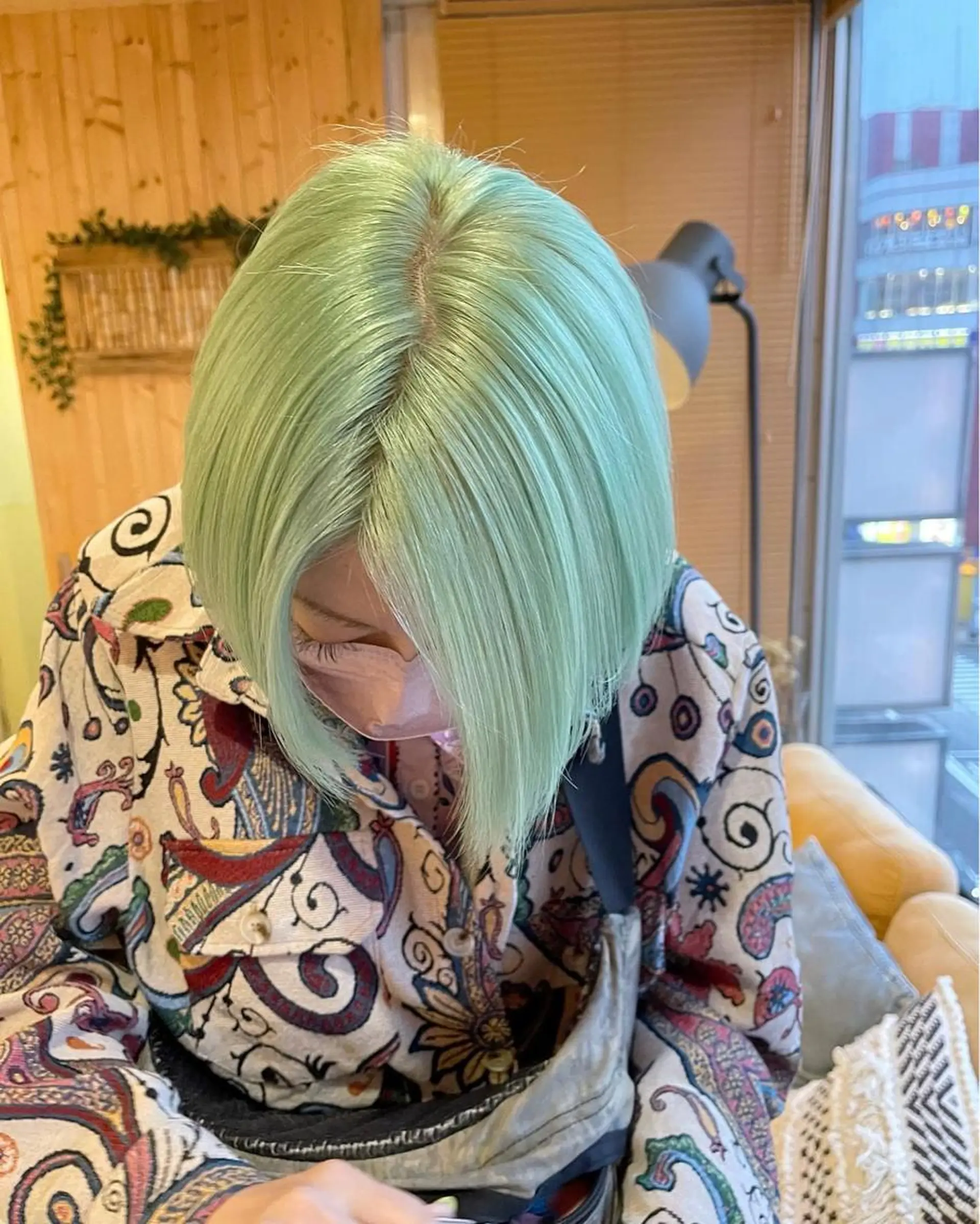 ショート 韓国レイヤー外国人風 透明感カラー髪質改善のヘアスタイル