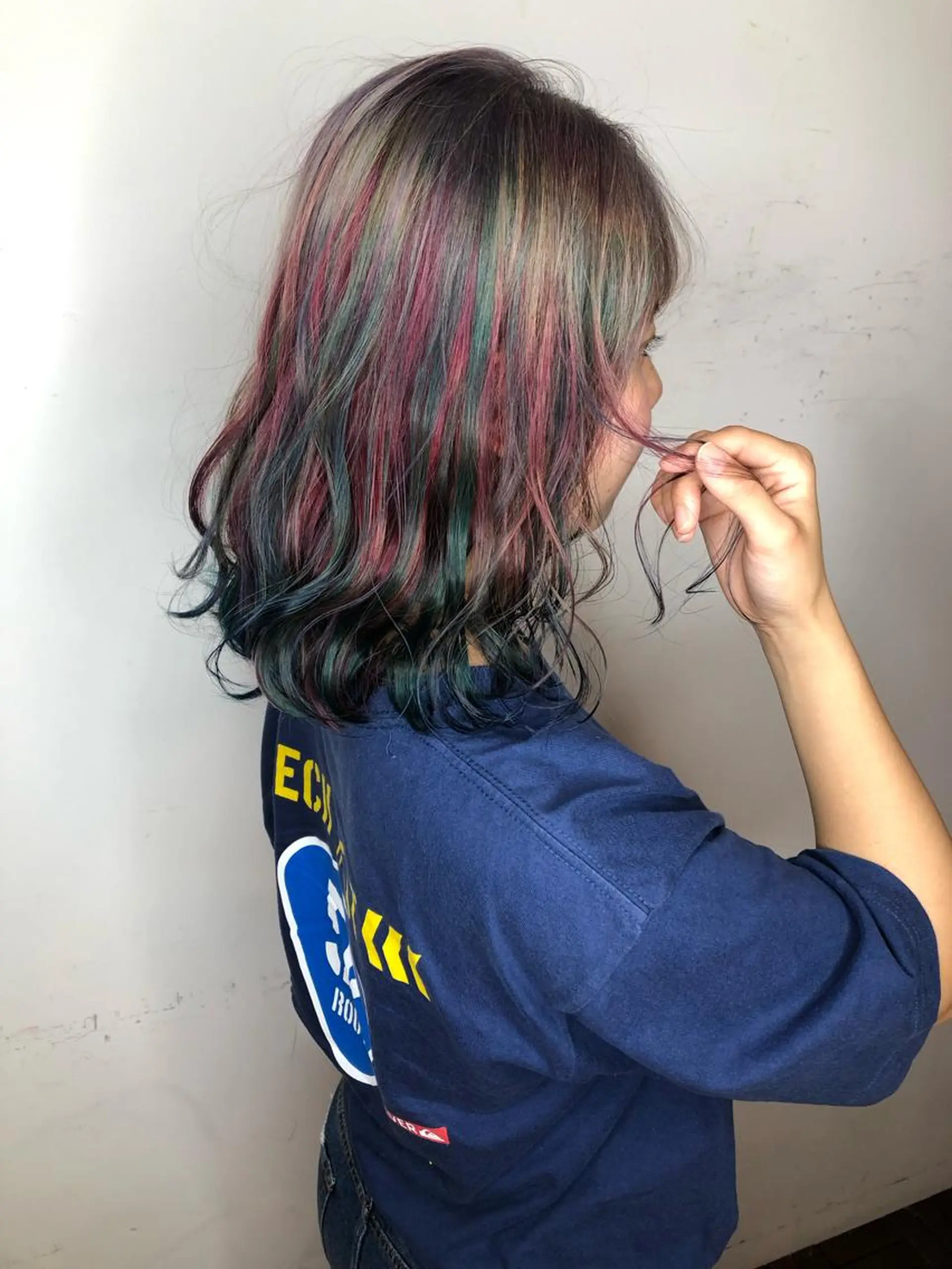 セミロング カラー ベージュカラー ピンクカラー ユニコーンカラー 髪質改善、エクステ 山口卓哉のヘアスタイル