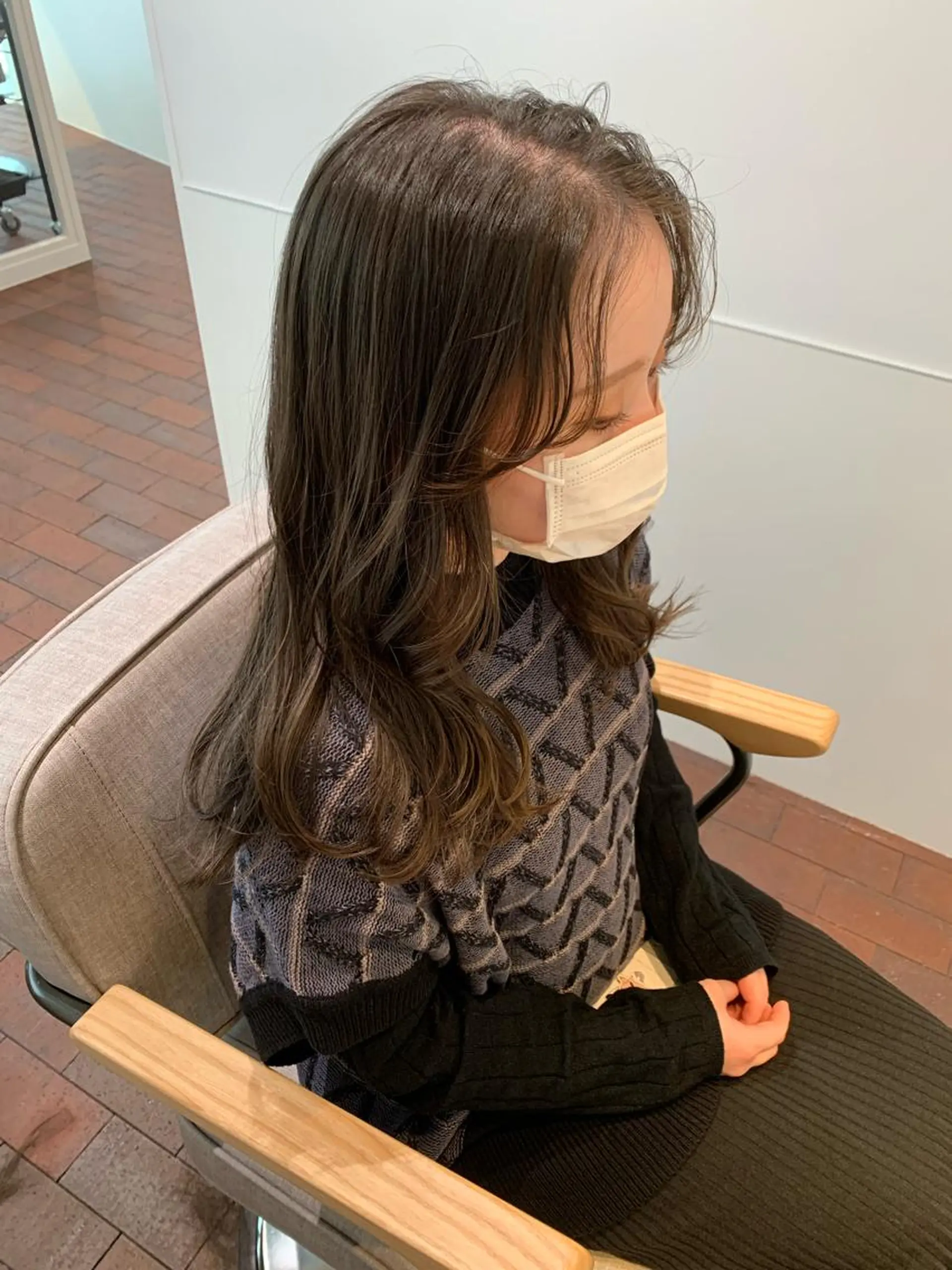 セミロング レイヤーカット 片岡 由依のヘアスタイル