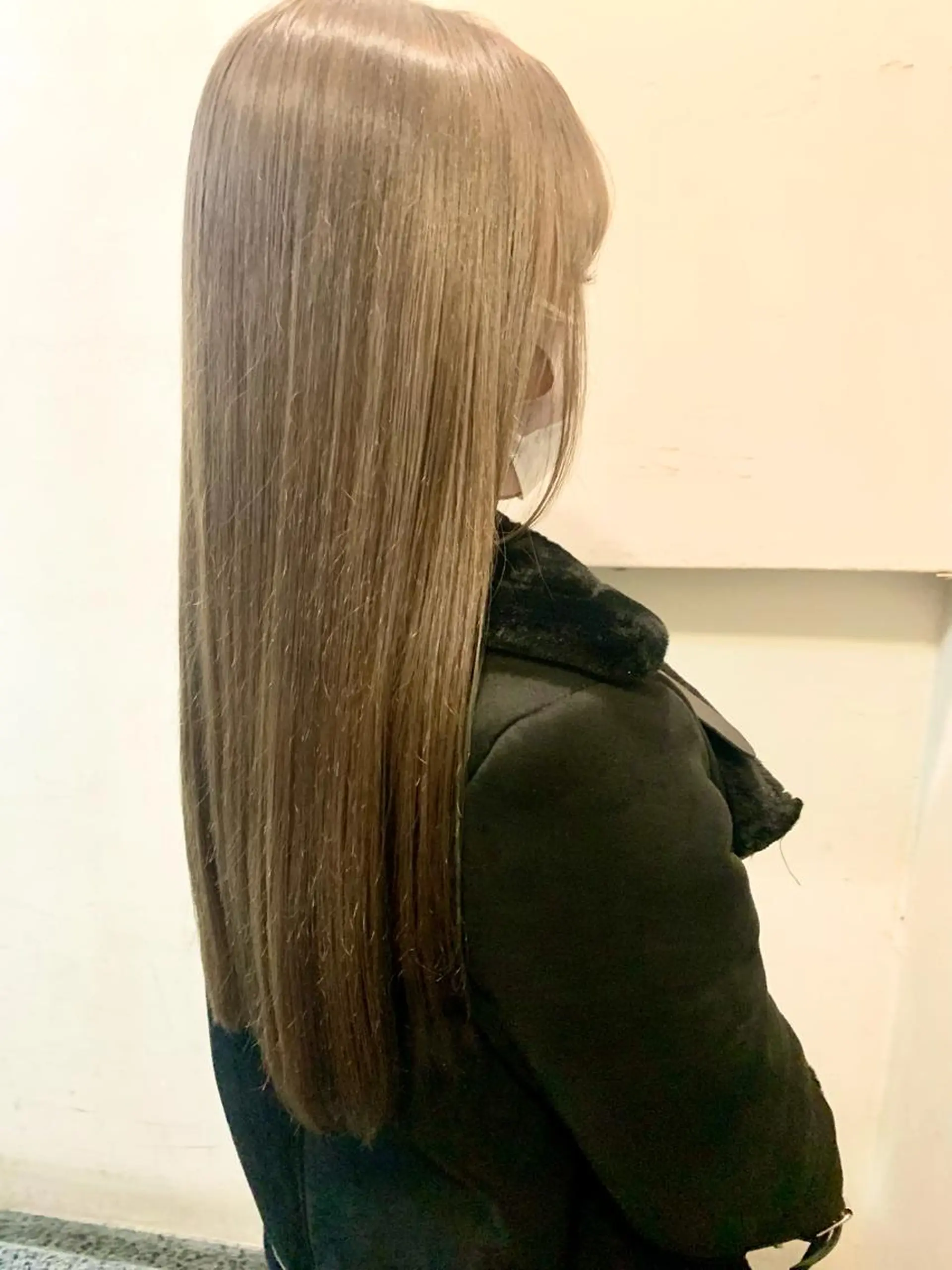 ロング カラー 切りっぱなしボブ ベージュカラー ブリーチ ケアブリーチ デザインカラー ヘアカラー 🦕ウルフカット 🦕ａｋｉｈｏのヘアスタイル