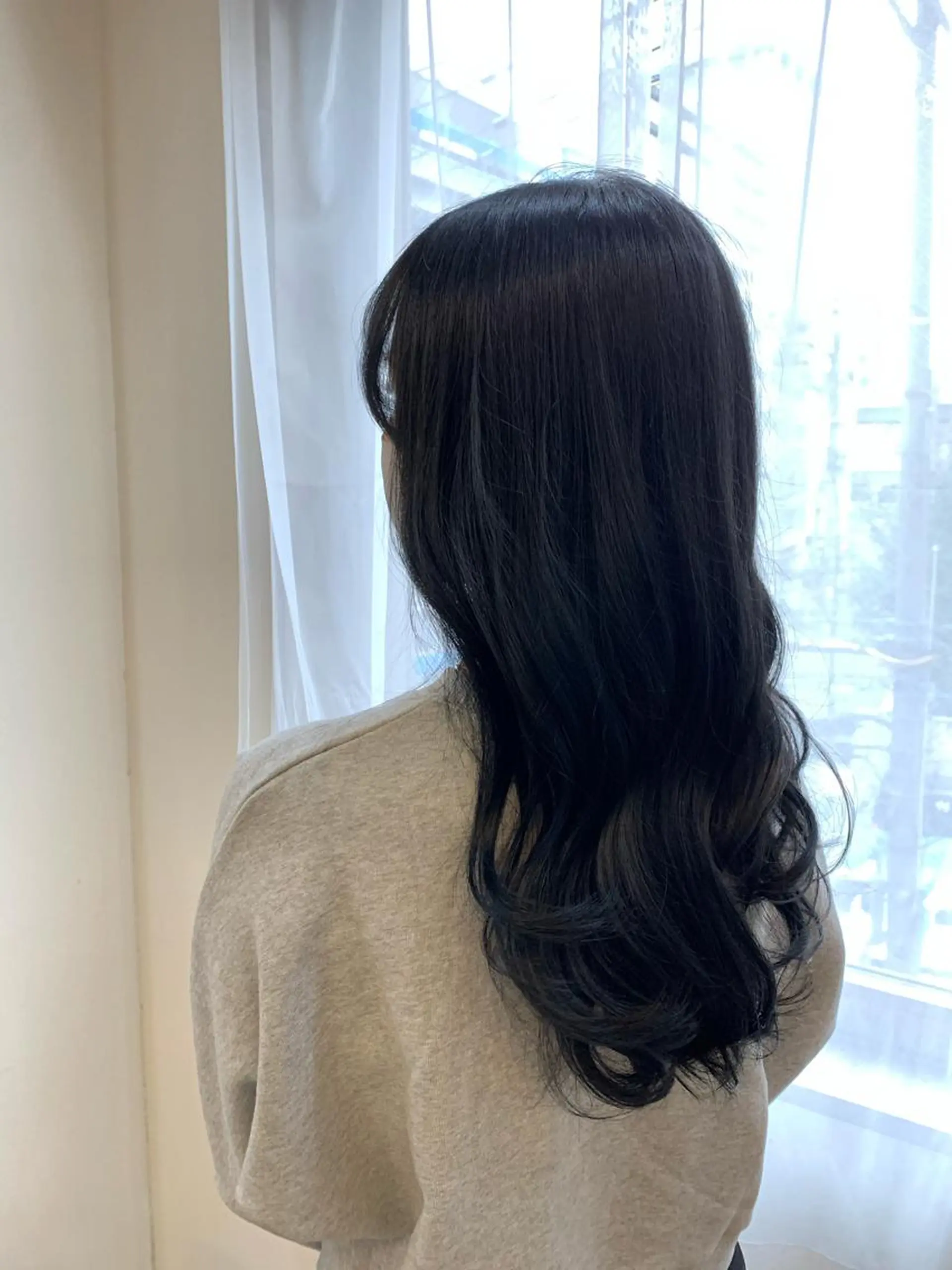 ロング カラー 黒髪 ブルーカラー ブルーブラック イルミナカラー ヨシンモリ 韓国🇰🇷髪質改善 Chisaki치사키のヘアスタイル