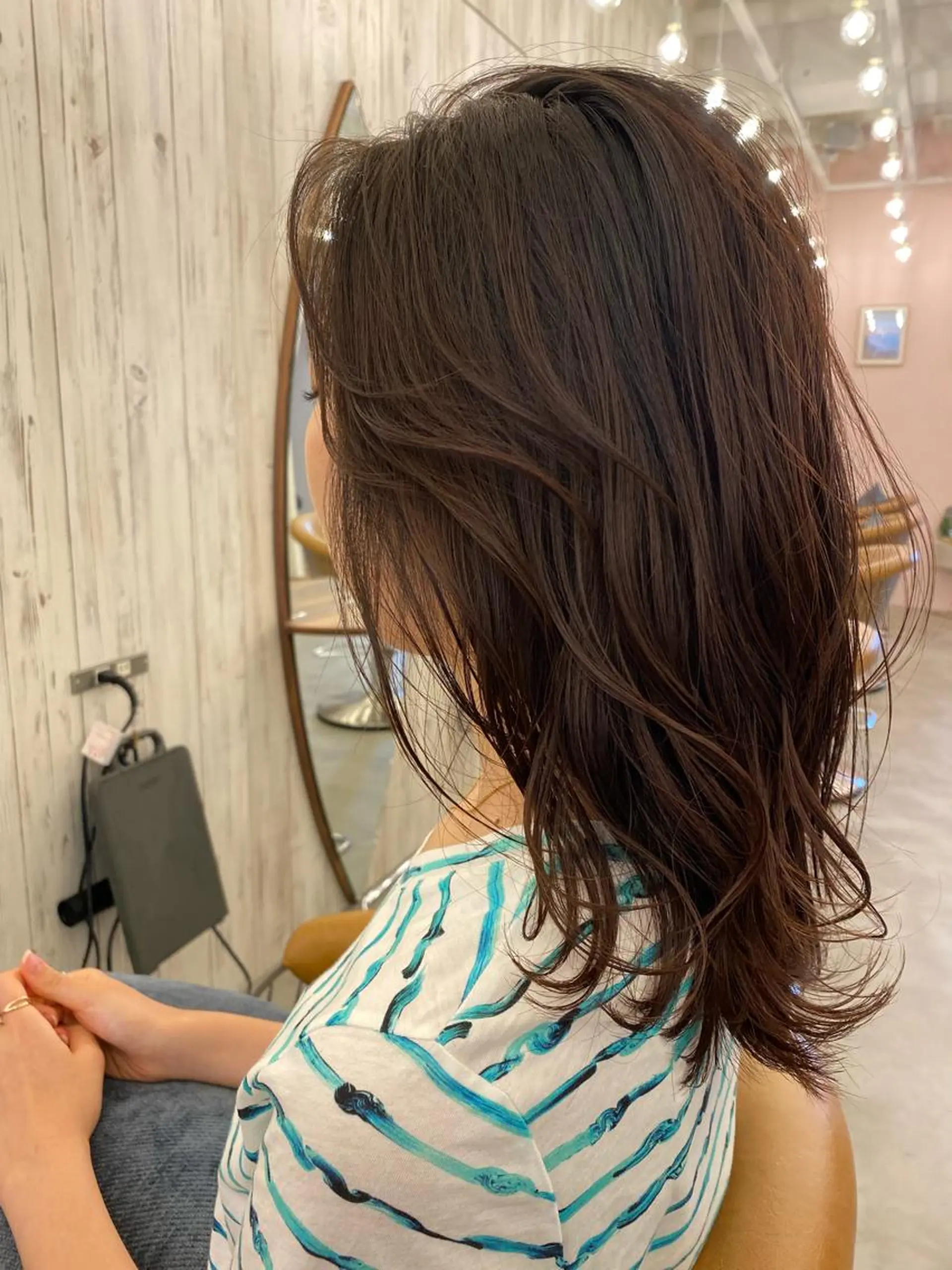 ミディアム カット ヘアカラー トリートメント 顔周り/ブリーチなし /縮毛矯正🫧伊勢のヘアスタイル