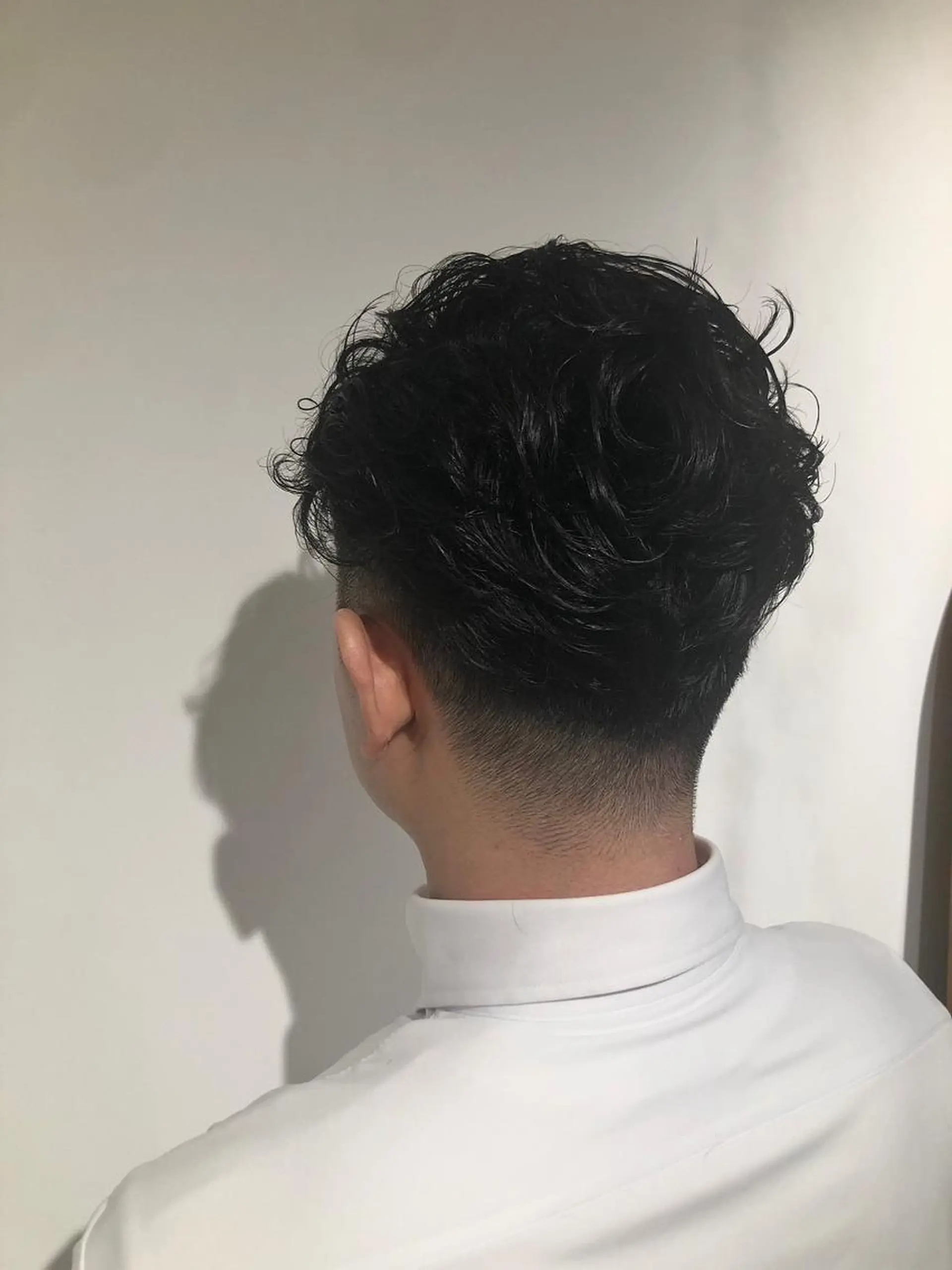 ショート パーマ メンズ アップバング ビジネス マッシュ メンズパーマ メンズツイストパーマ 高橋 英彦のヘアスタイル