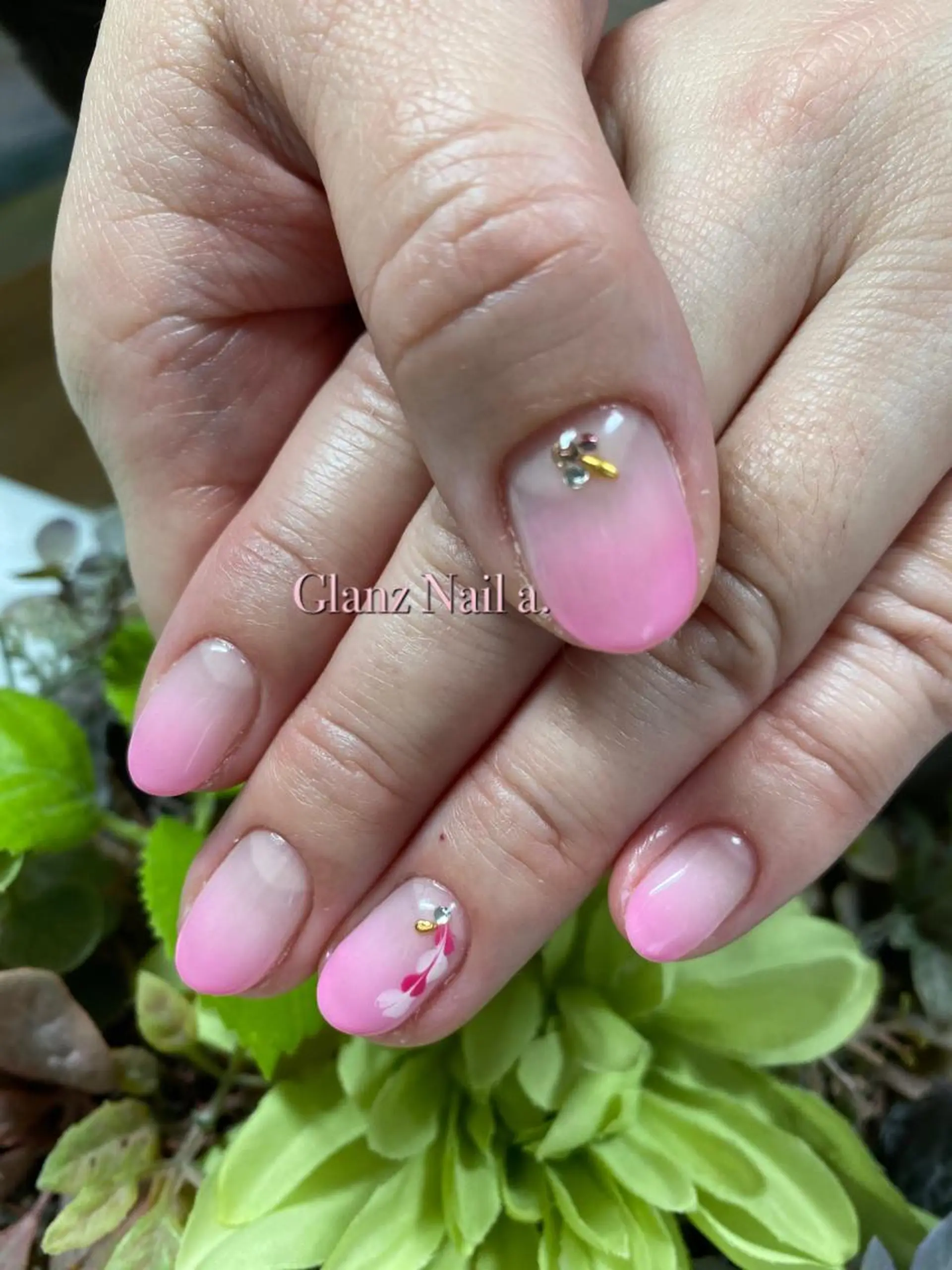 ネイル グラデーション ハート ピンク 春ネイル Glanz  Nail aのネイルデザイン