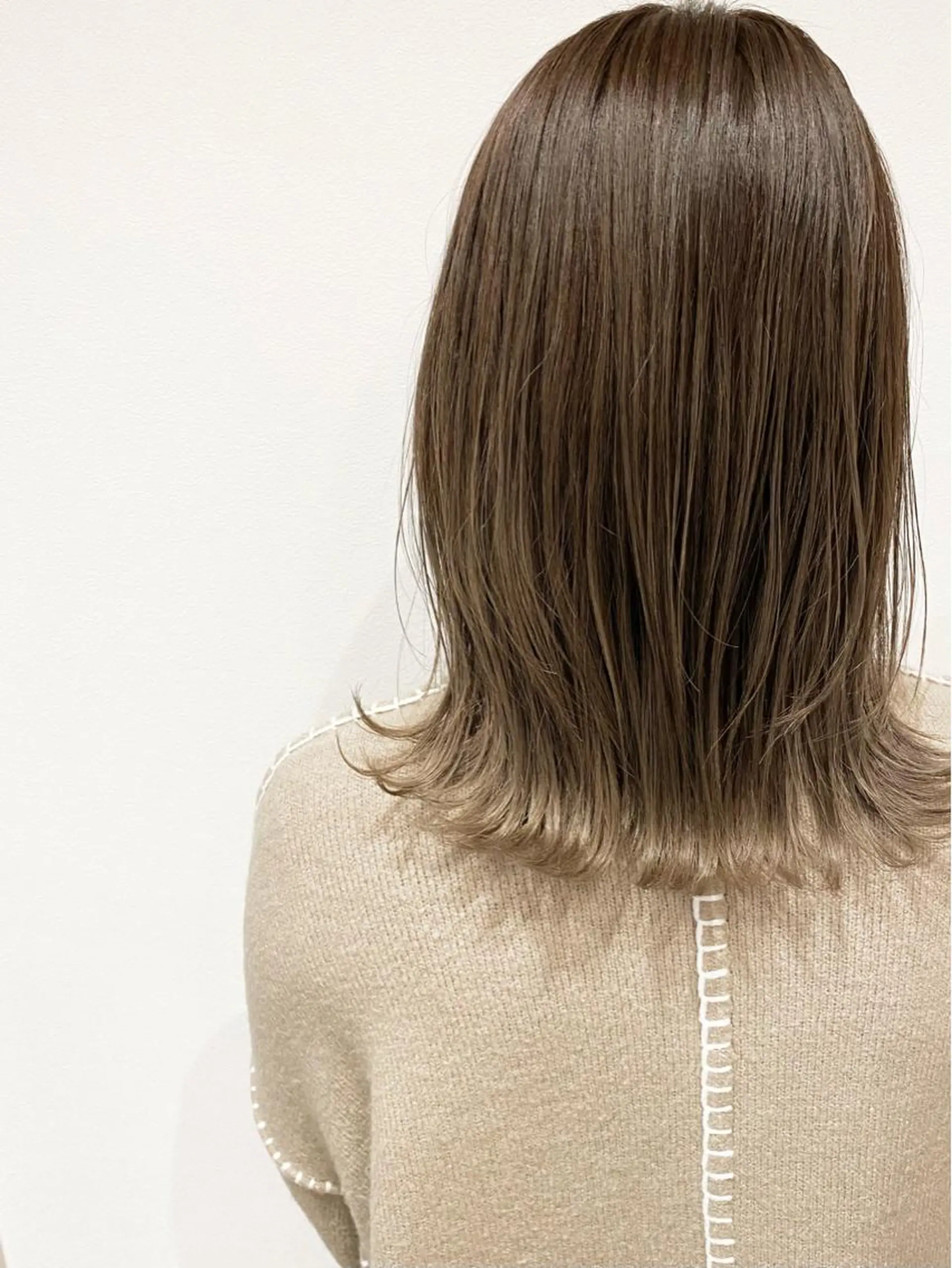 ミディアム カット ヘアカラー トリートメント MYRTLE TSUNODAのヘアスタイル