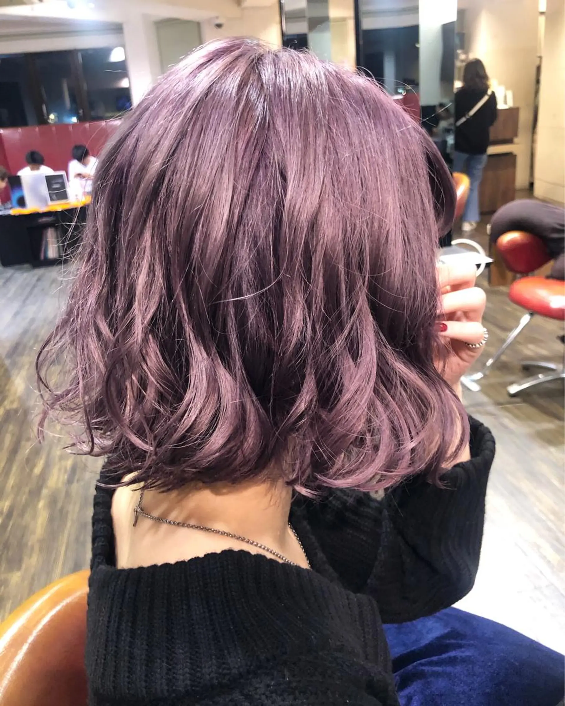 ミディアム カラー ラベンダーカラー ラベンダーグレー 西本 夏美のヘアスタイル