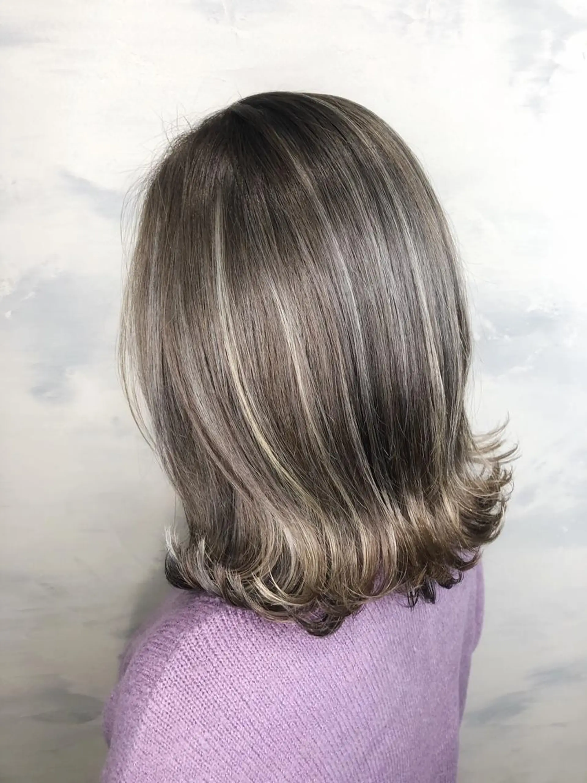 ミディアム カラー グレージュ ハイライトカラー 3Dハイライト ハイライト biscohair 髪にドラマを。のヘアスタイル