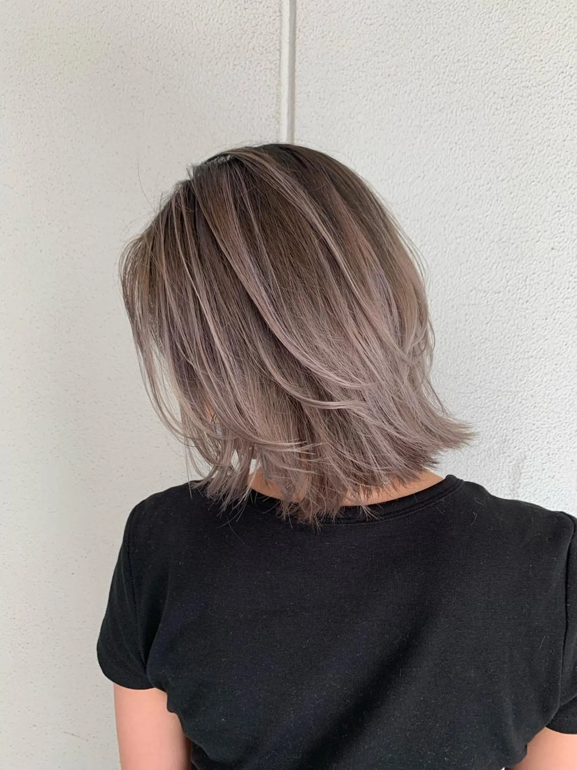 ミディアム レイヤーカット ブリーチ.バレイヤー ジュ.REAL心斎橋のヘアスタイル