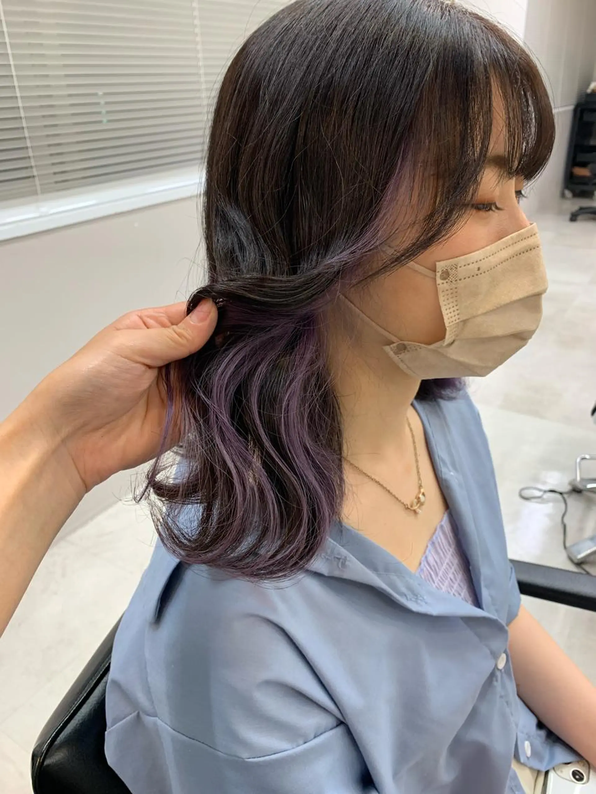 ミディアム カラー ブリーチ インナーカラー ラベンダーカラー 韓国風ヘア カット ヘアカラー トリートメント 🌸MAYU🌸 ハイトーン➕レイヤーのヘアスタイル