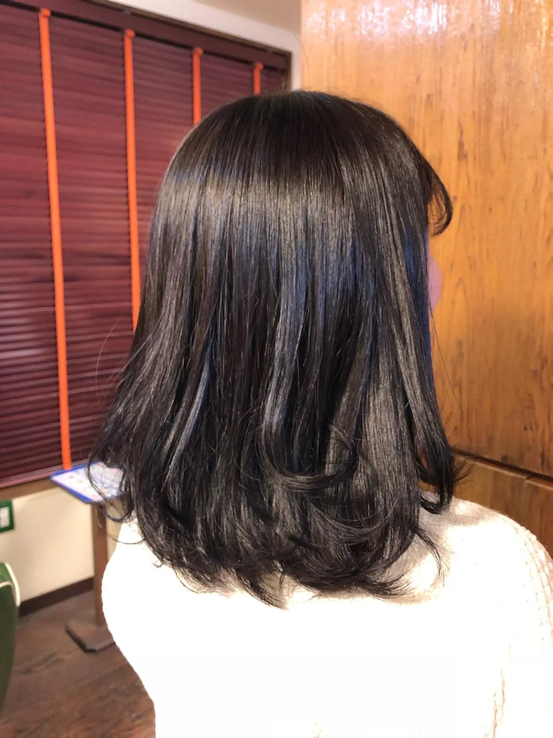 セミロング 長谷川 薫のヘアスタイル
