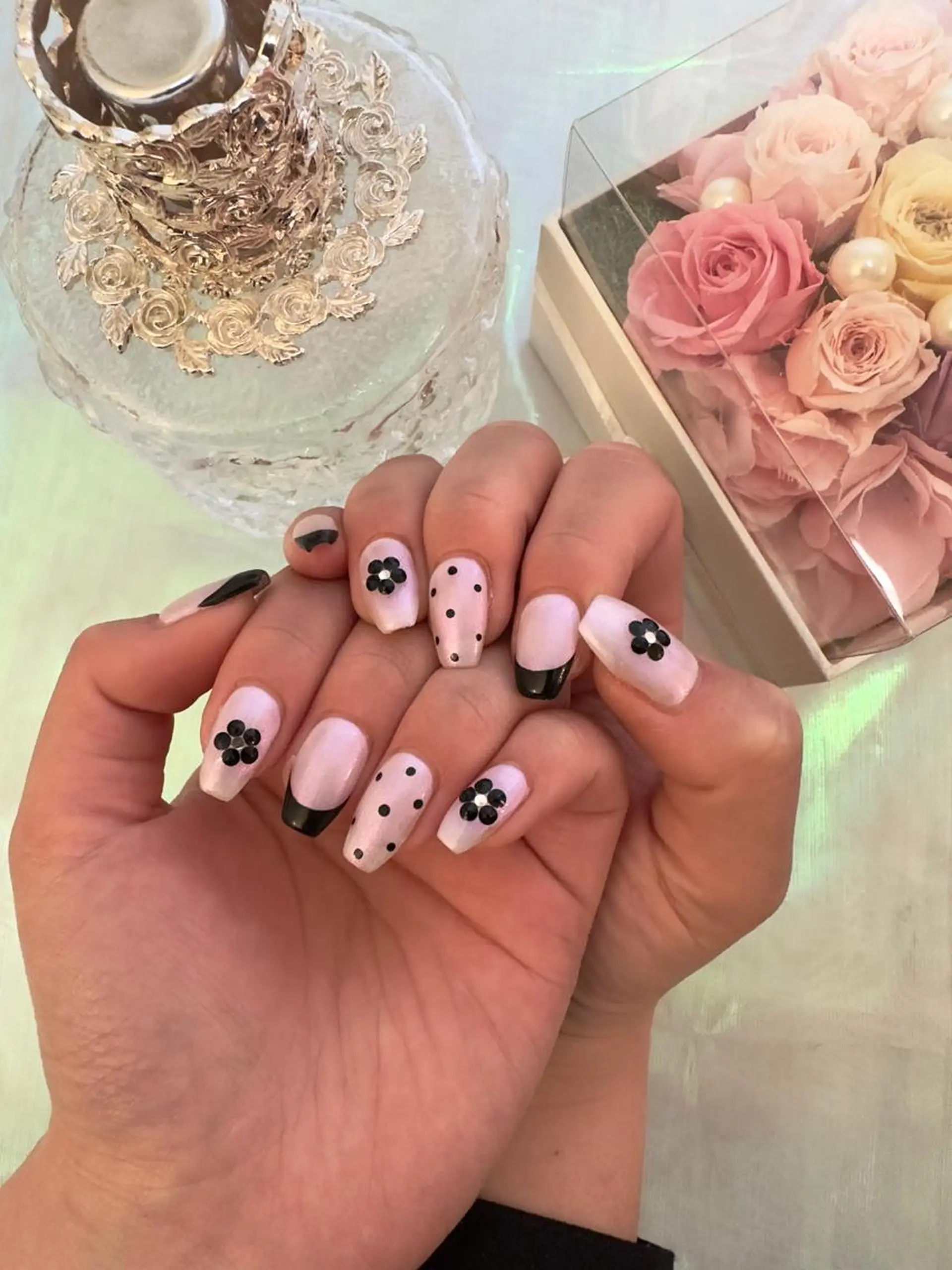 ネイル ハンドネイル CREVIO 小美玉店所属・CREVIO小美玉店 店長RIRIのネイルデザイン