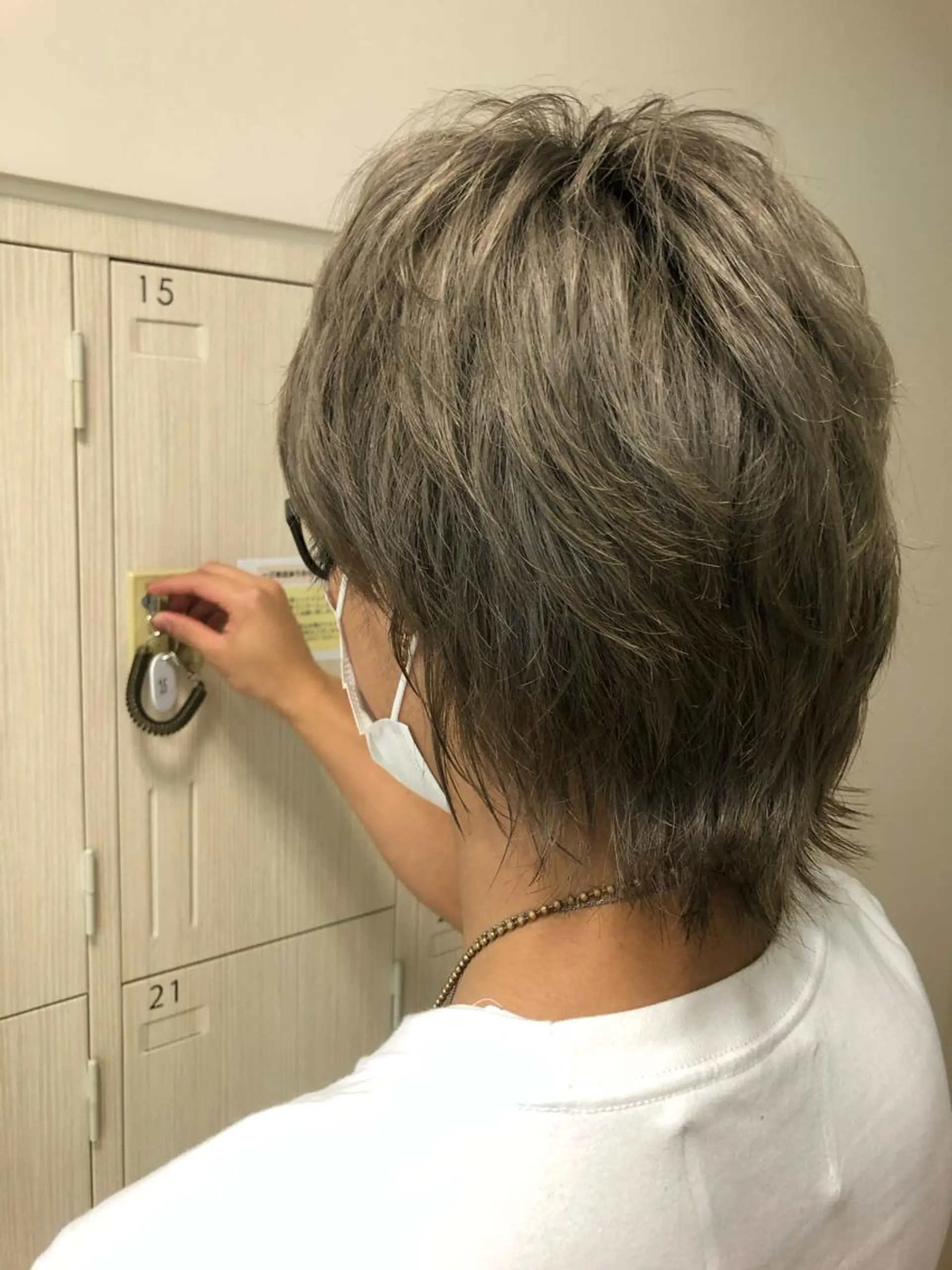 ショート カラー ハイトーン/ウルフ /レイヤー/坂野幸伸のヘアスタイル