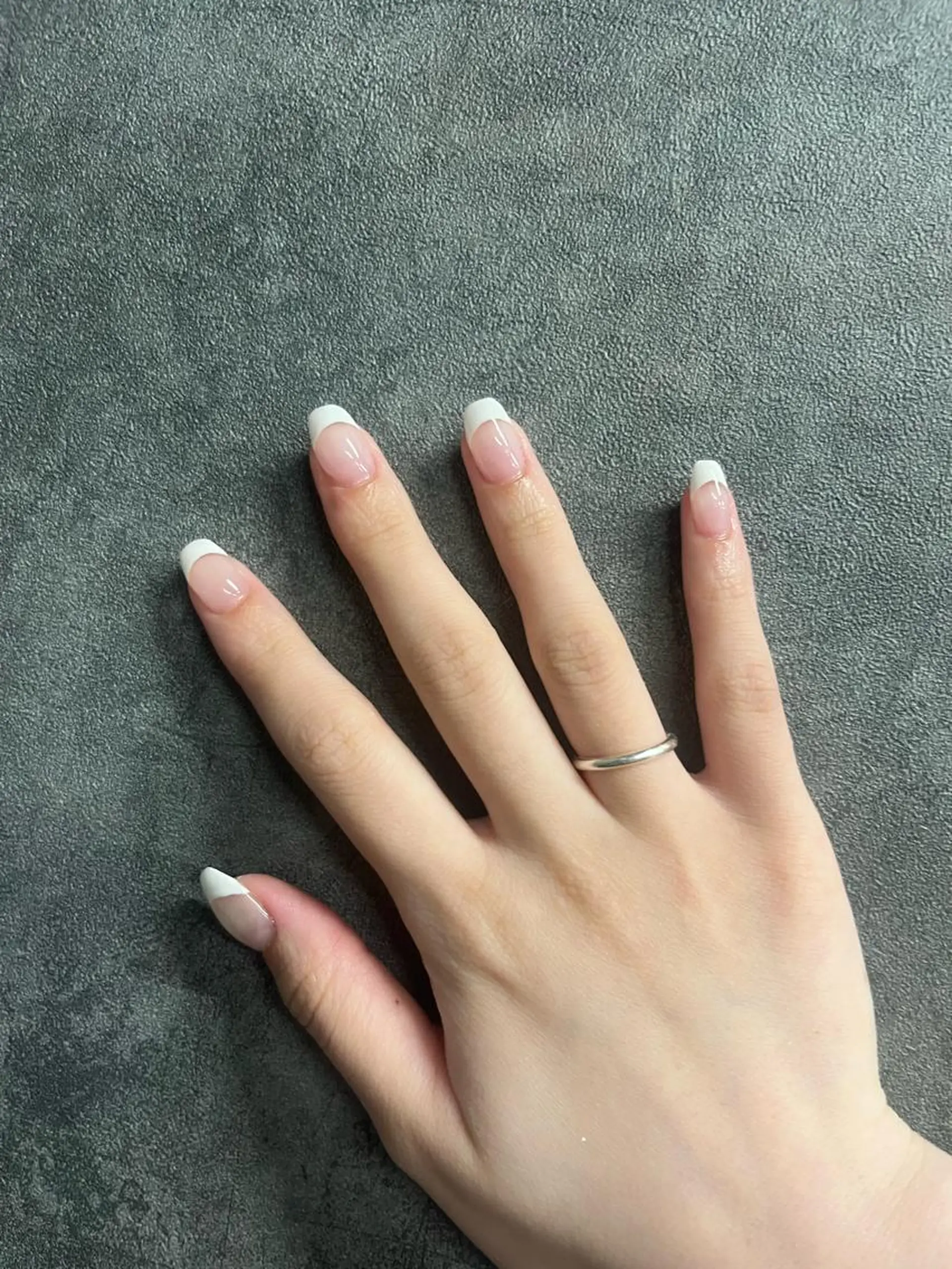 ネイル フレンチネイル aloalo MIKAのネイルデザイン