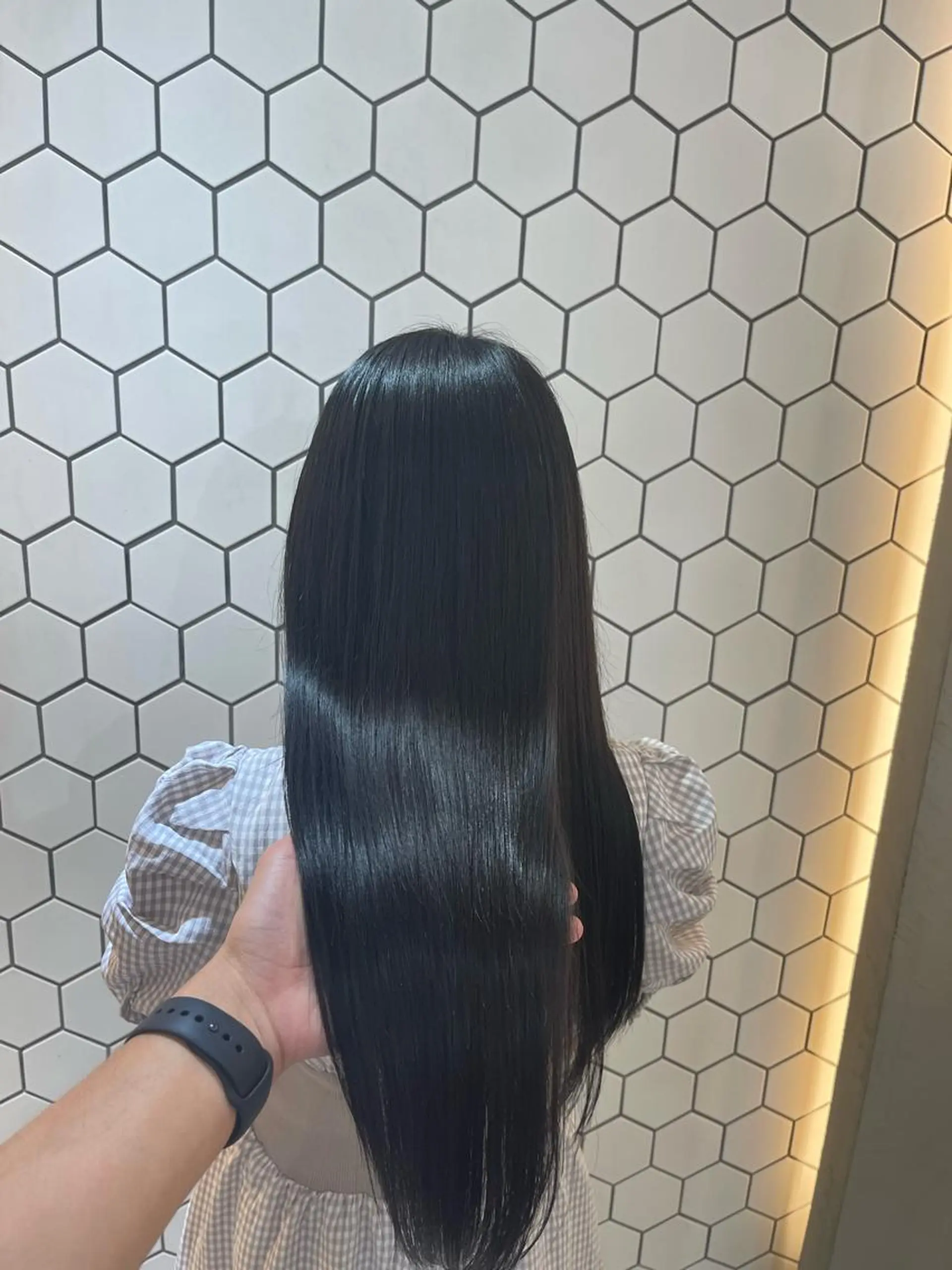 カラー ハイトーン/レイヤ ーTENSHOのヘアスタイル