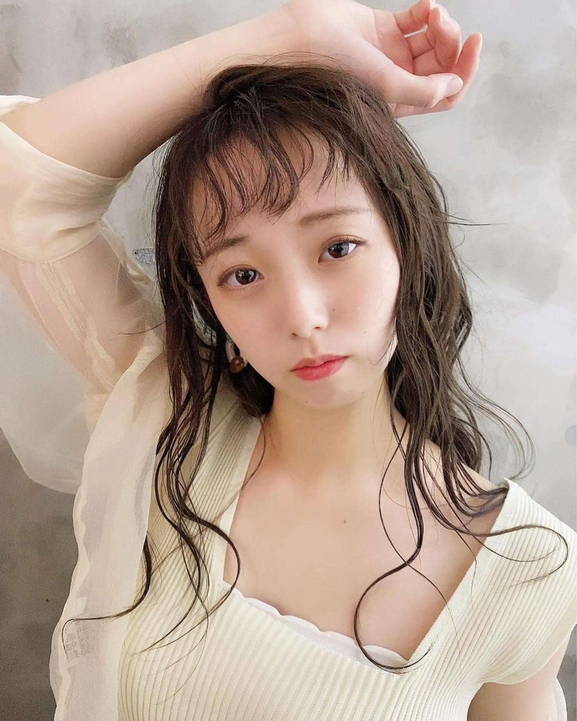 ロング カラー ヘアアレンジ グレージュ カーキグレージュ 志賀 あずみのヘアスタイル