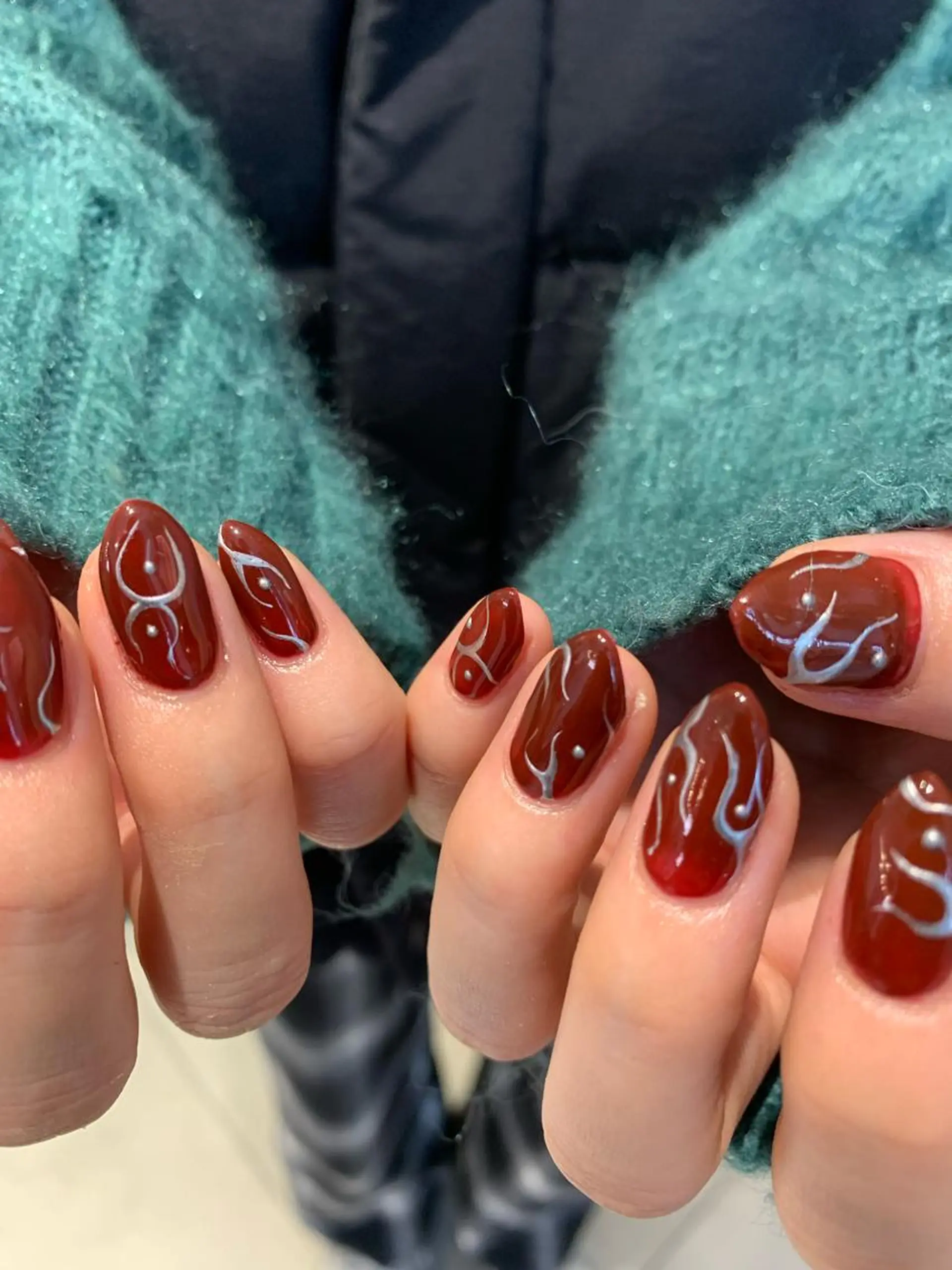 ネイル 赤色 ハンドネイル Kureha/ネイル トレンドヘアのマツエク・マツパデザイン