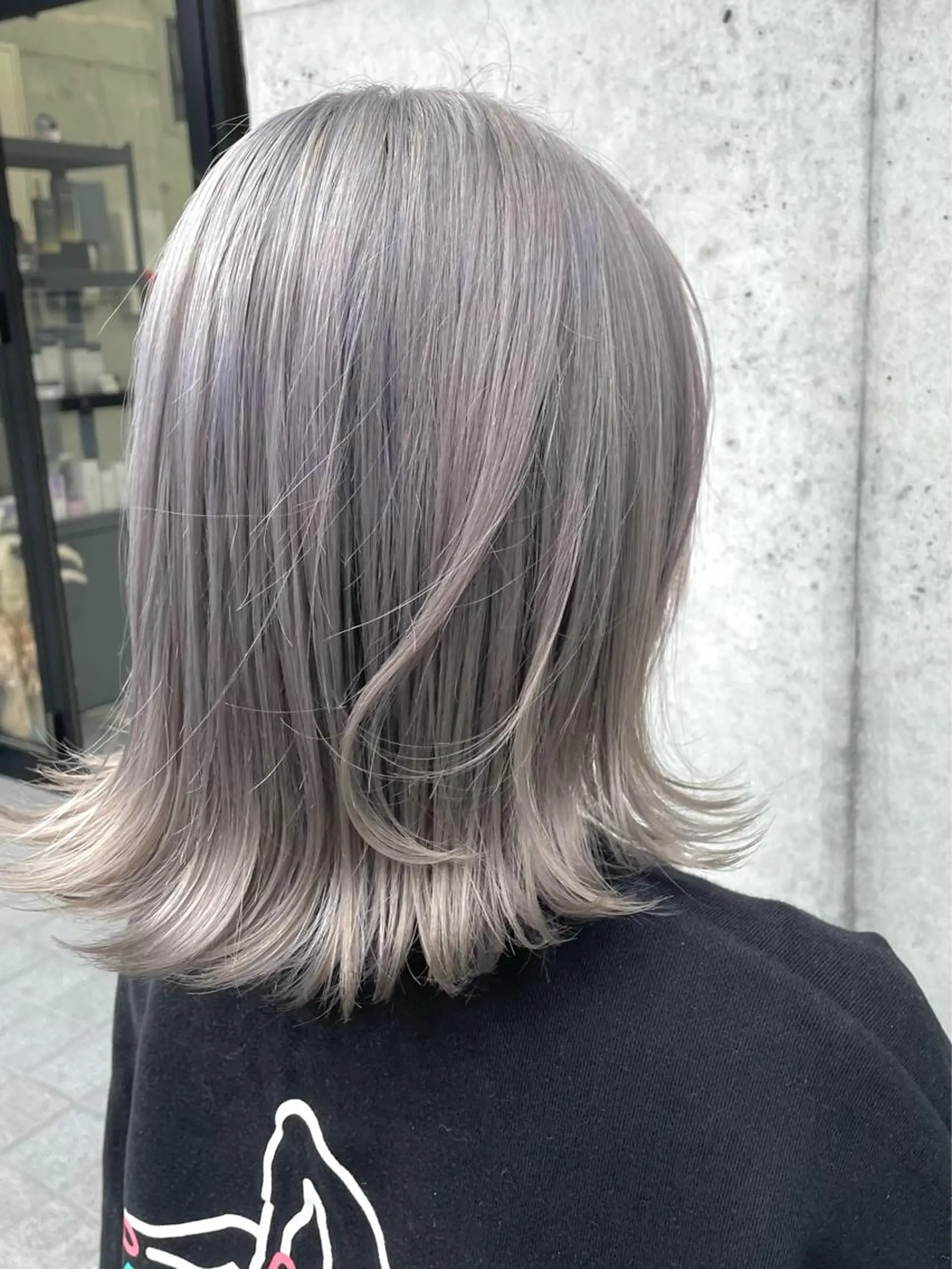 ショート カラー 岡留 愛美のヘアスタイル