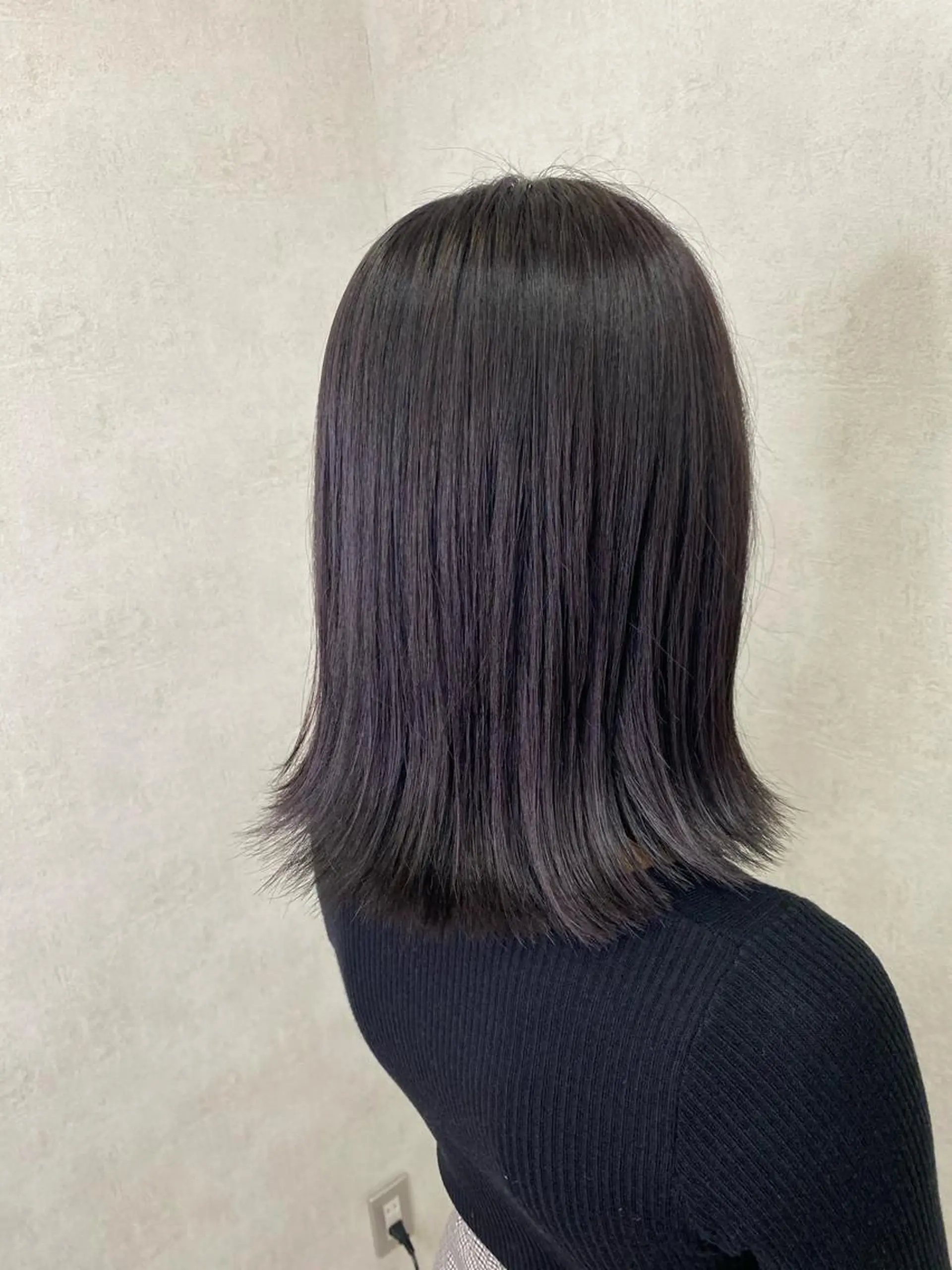 セミロング パープルカラー メンズ縮毛矯正 ニュアンスパーマのヘアスタイル