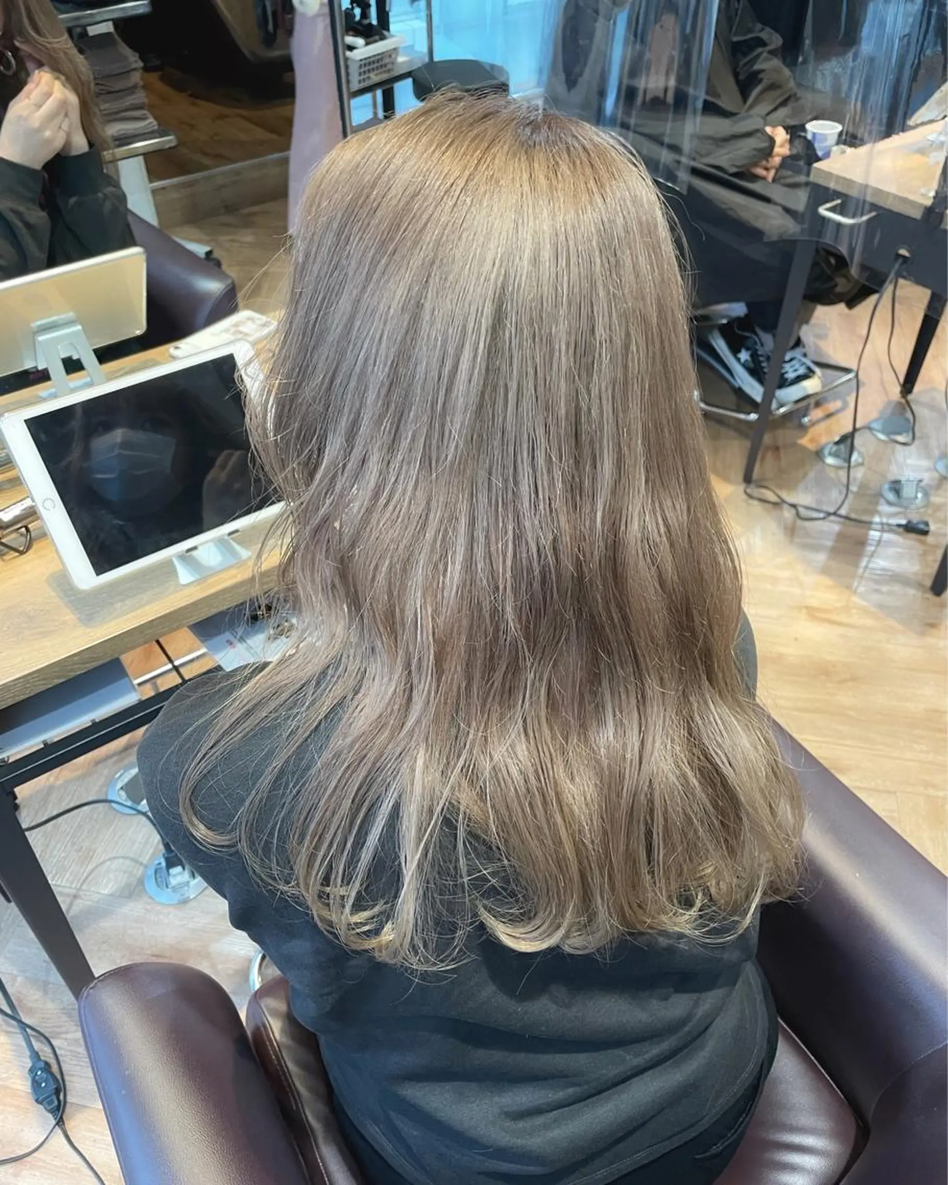 セミロング カラー ヘアアレンジ NANA／trend style🕊🍑のヘアスタイル