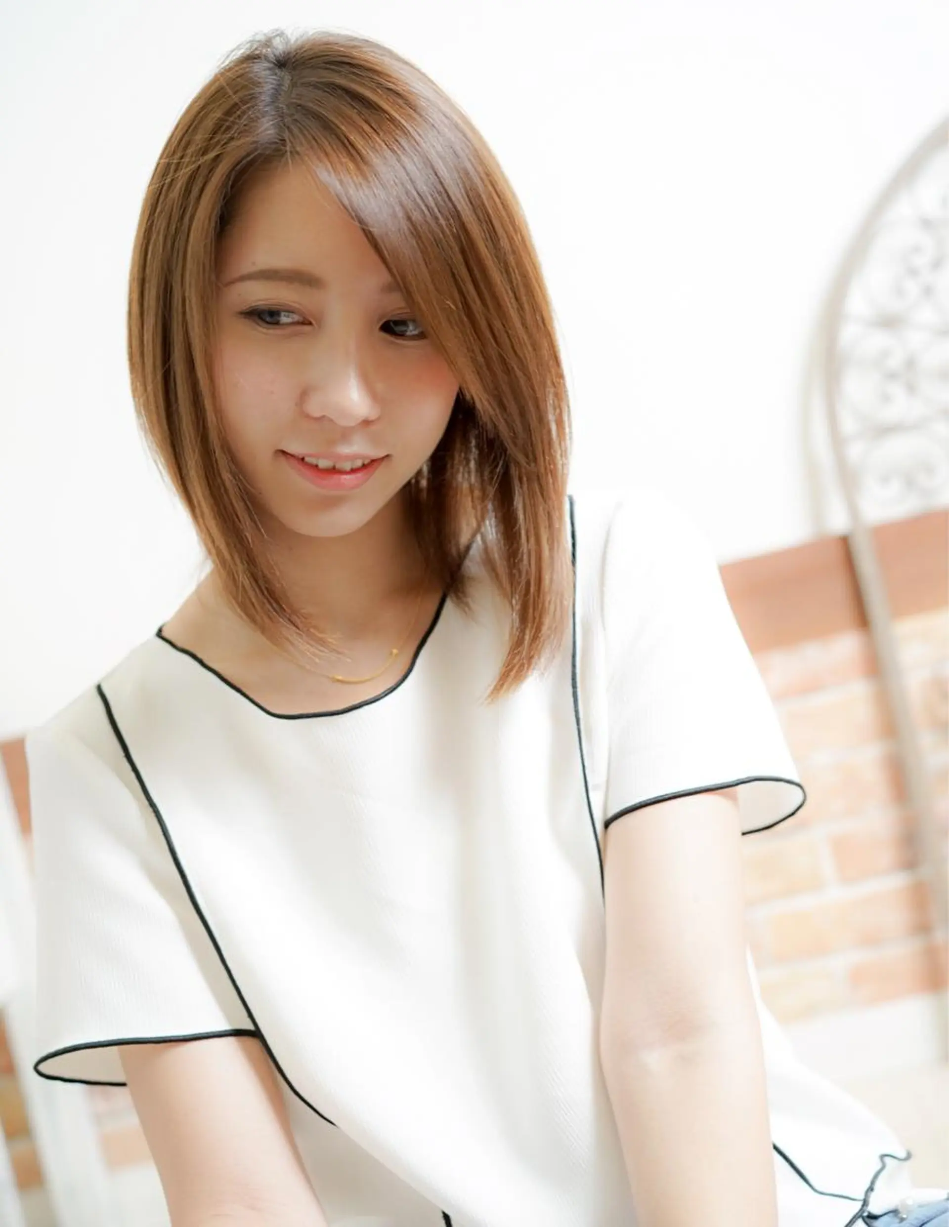 ミディアム ヘアールーム アートのヘアスタイル