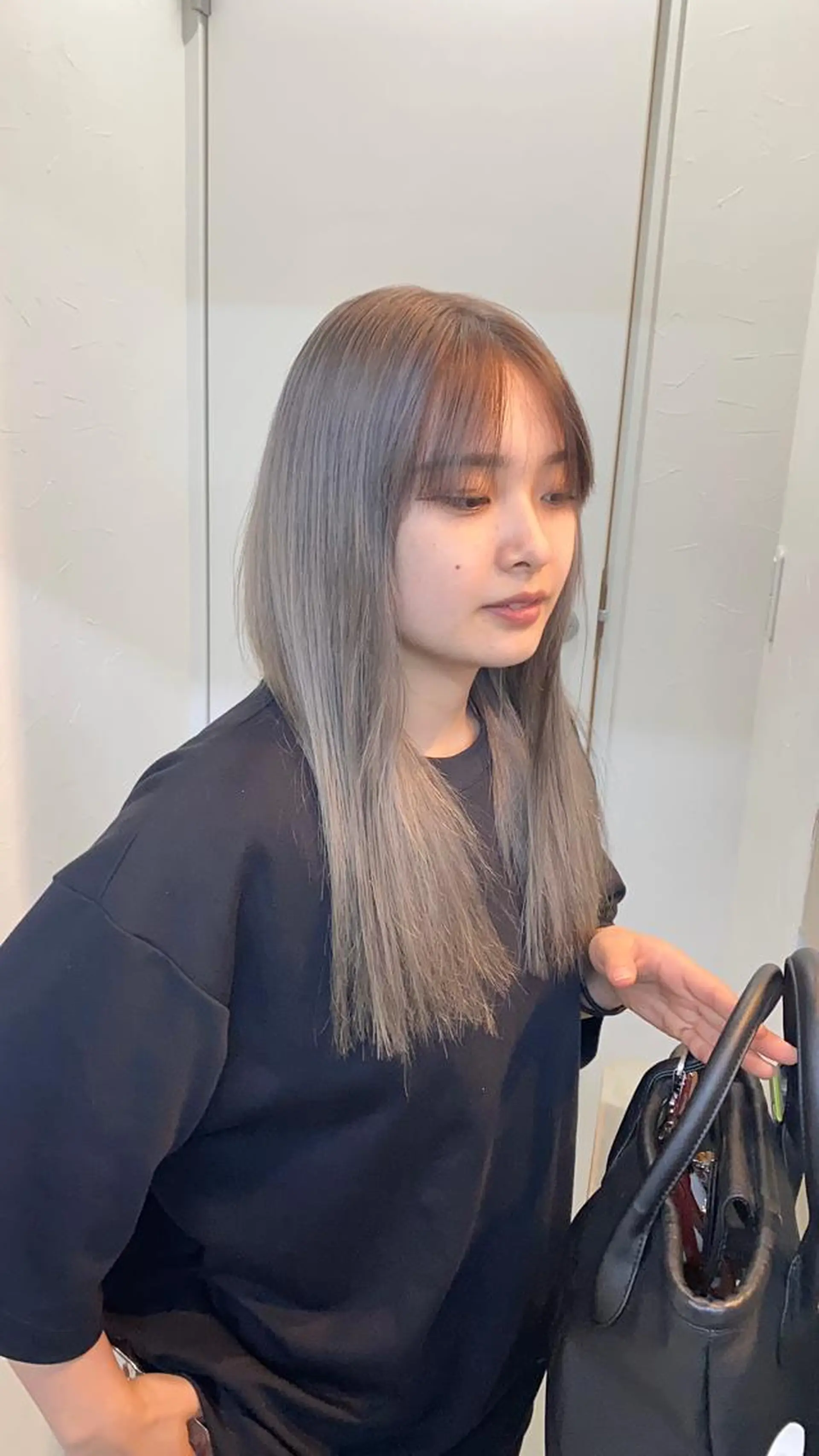 セミロング カラー ブリーチ デザインカラー ハイトーンカラー 似合わせカット ウルフカット 梅田l大人韓国ヘア レイヤー×艶カラーのヘアスタイル