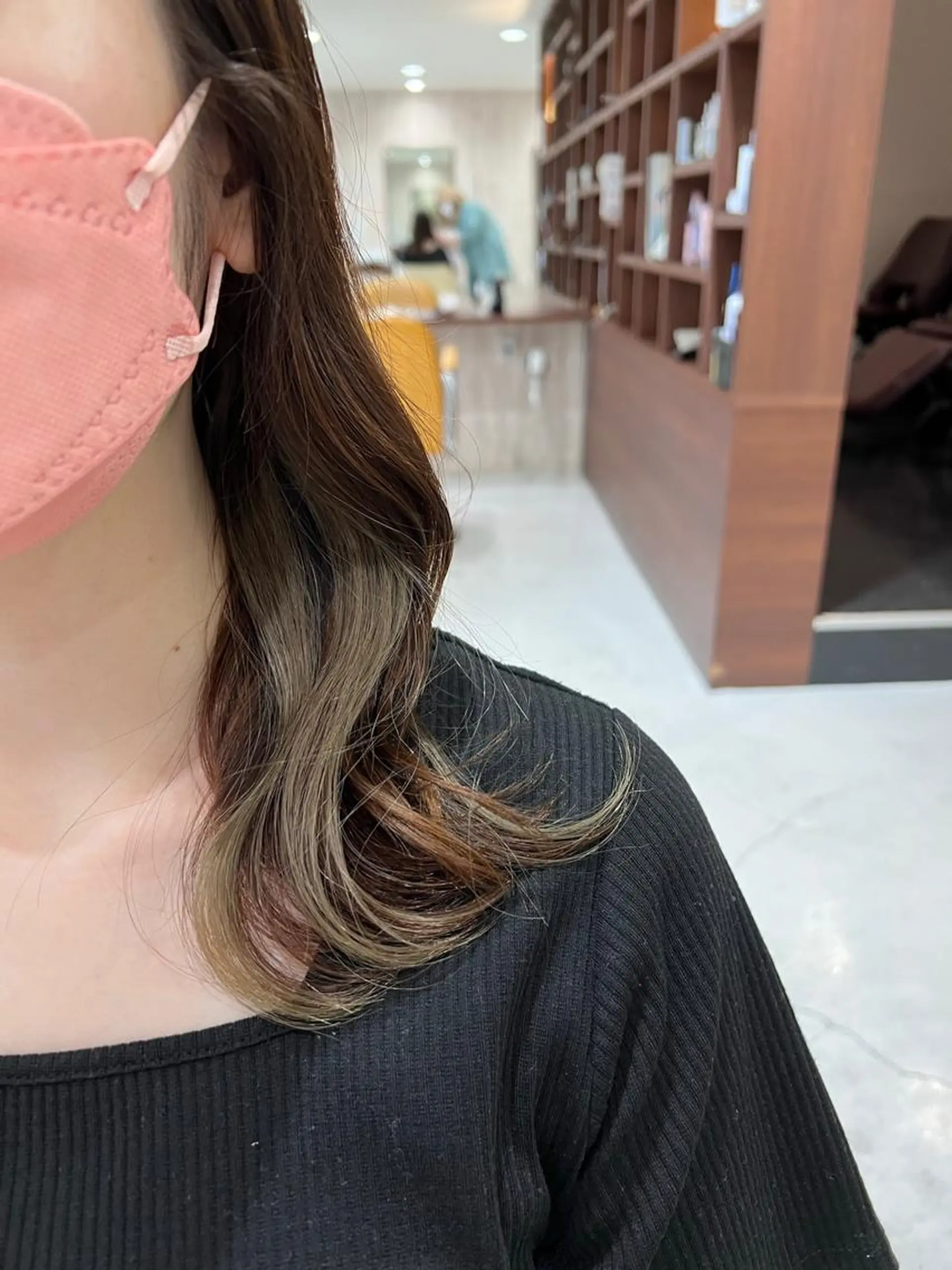 ミディアム カラー 山崎 和花のヘアスタイル