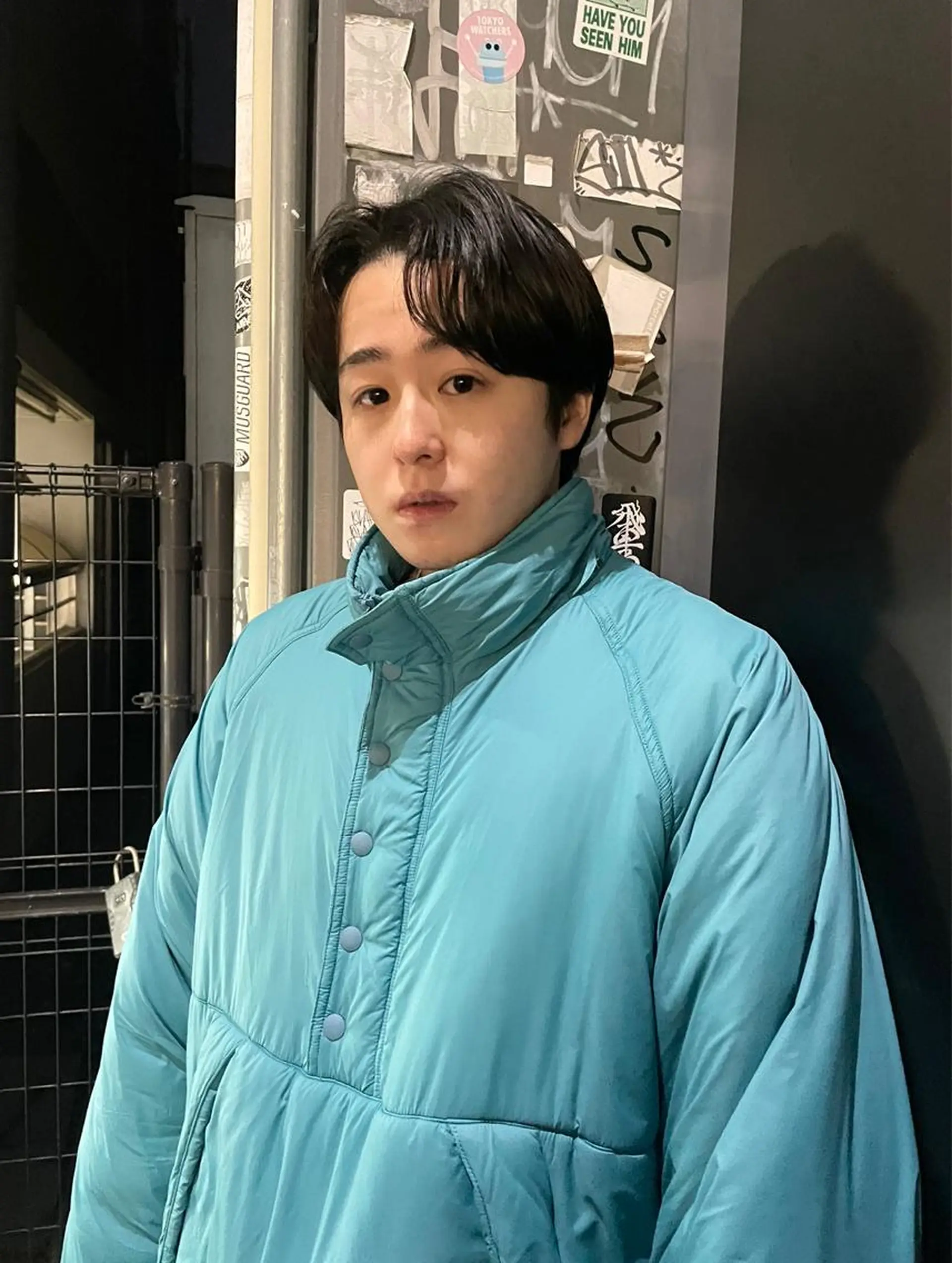 ショート カラー パーマ メンズ メンズバレイヤージュ メンズブリーチ センターパート フェードカット メンズハイライト スパイラルパーマ 🌐hina⭐️のヘアスタイル