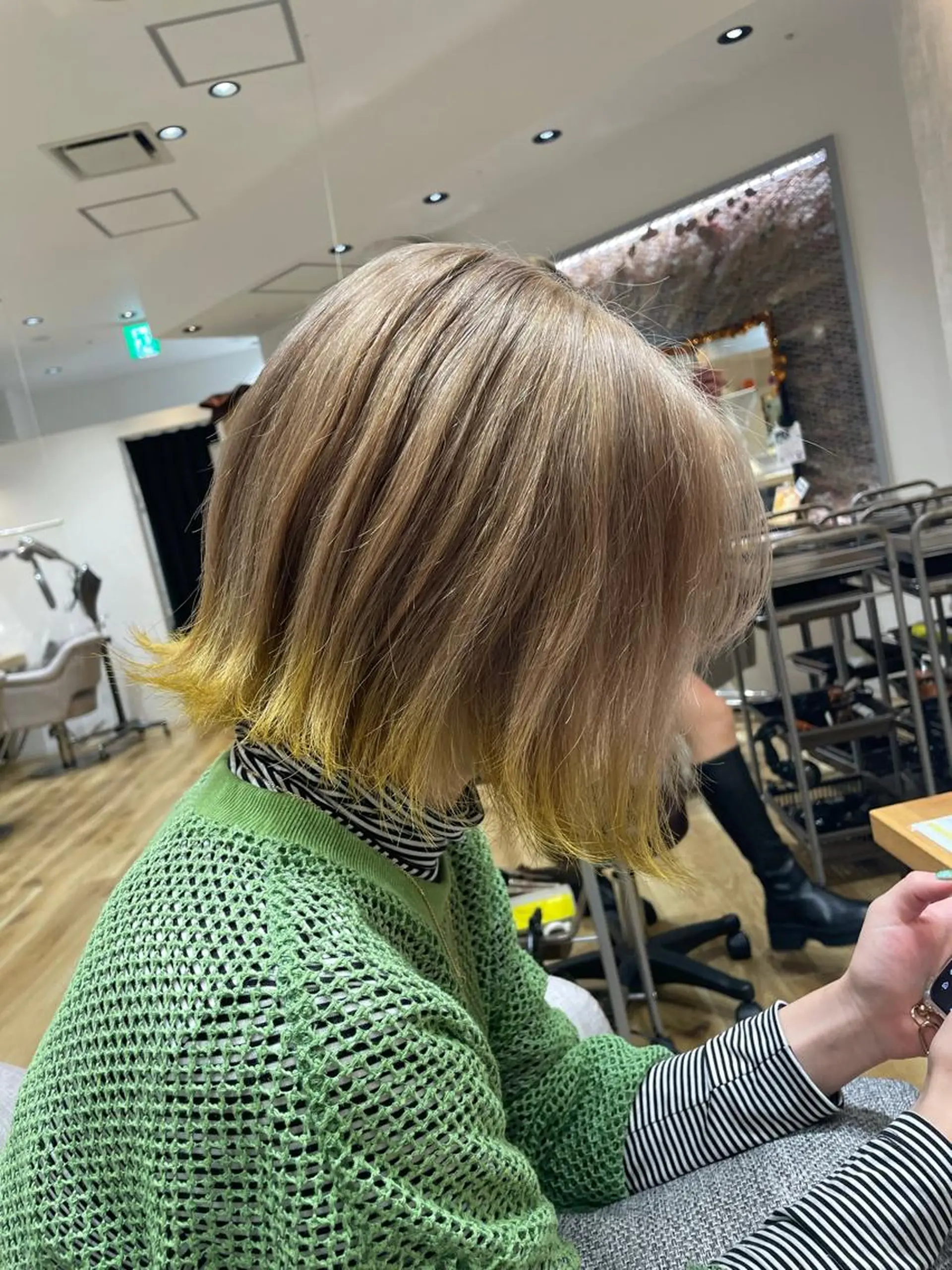 ミディアム 髪質改善ストレート オルメントのヘアスタイル