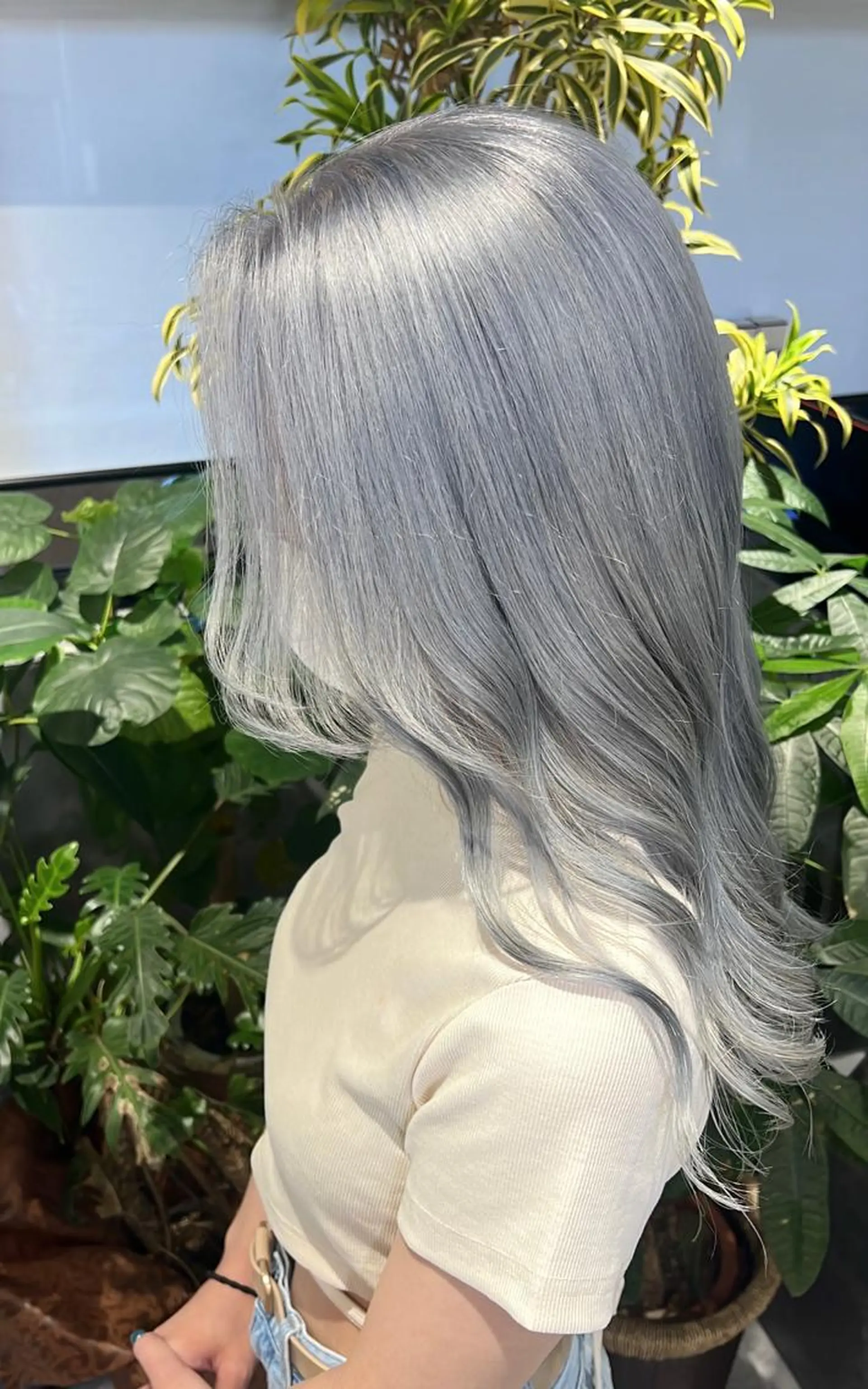 ミディアム カラー mimiiy梅田 中崎町ハイトーンのヘアスタイル