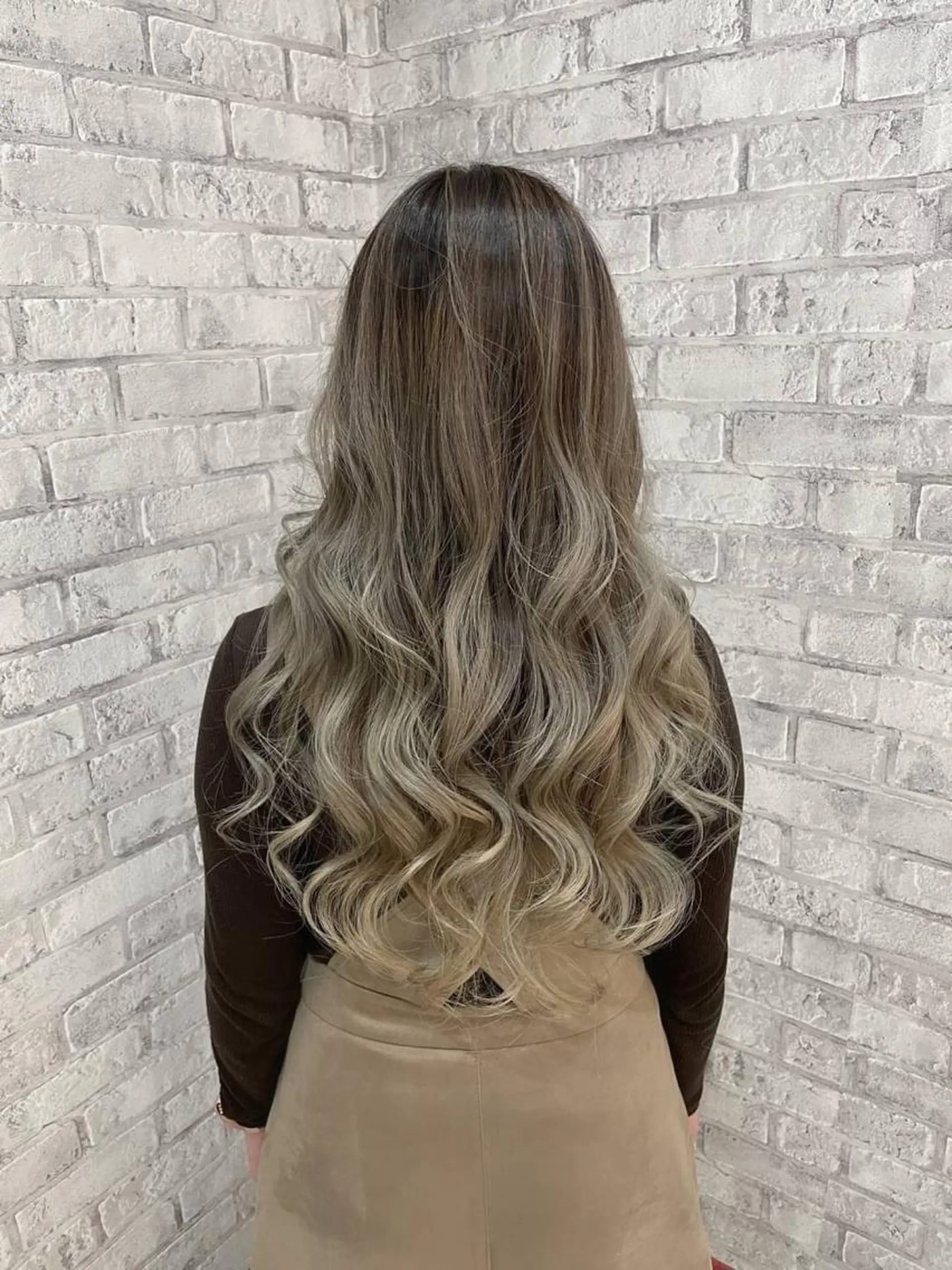 ロング カラー EARTH 越谷店のヘアスタイル