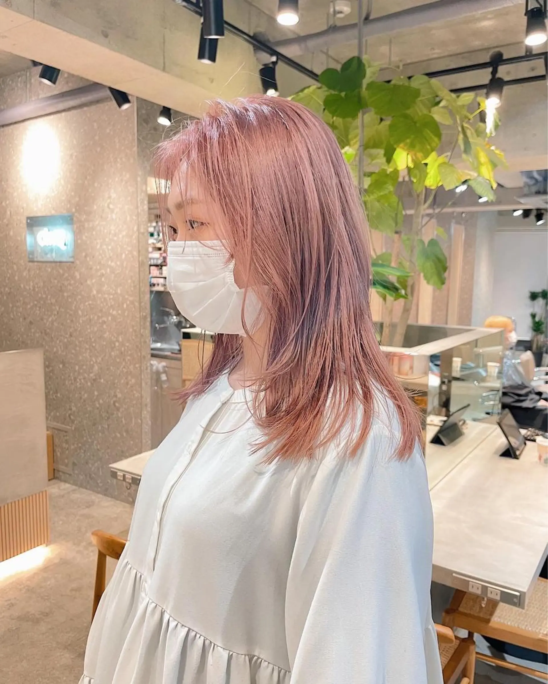 セミロング ヘアカラー 透明感カラー 大人グレージュ有村のヘアスタイル