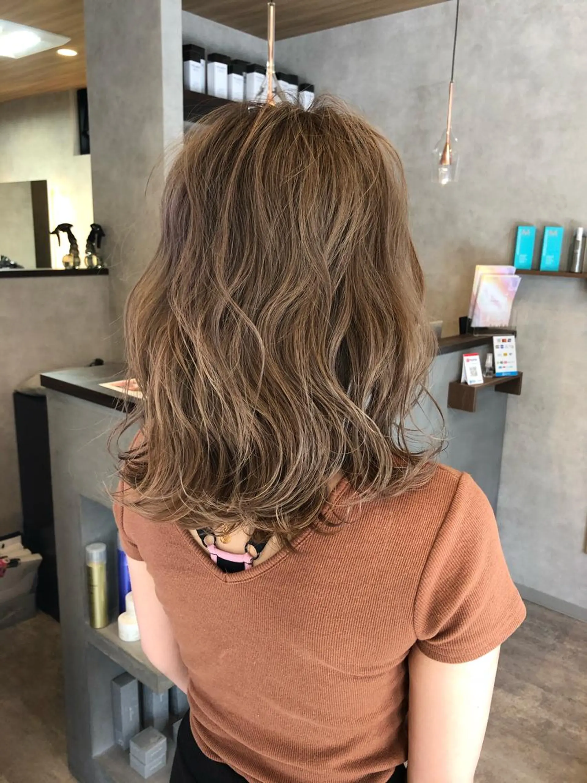 ミディアム カラー アッシュ バレイヤージュ ベージュカラー ブリーチ グラデーションカラー RIENSリエンス ✂️木村康二✂️のヘアスタイル