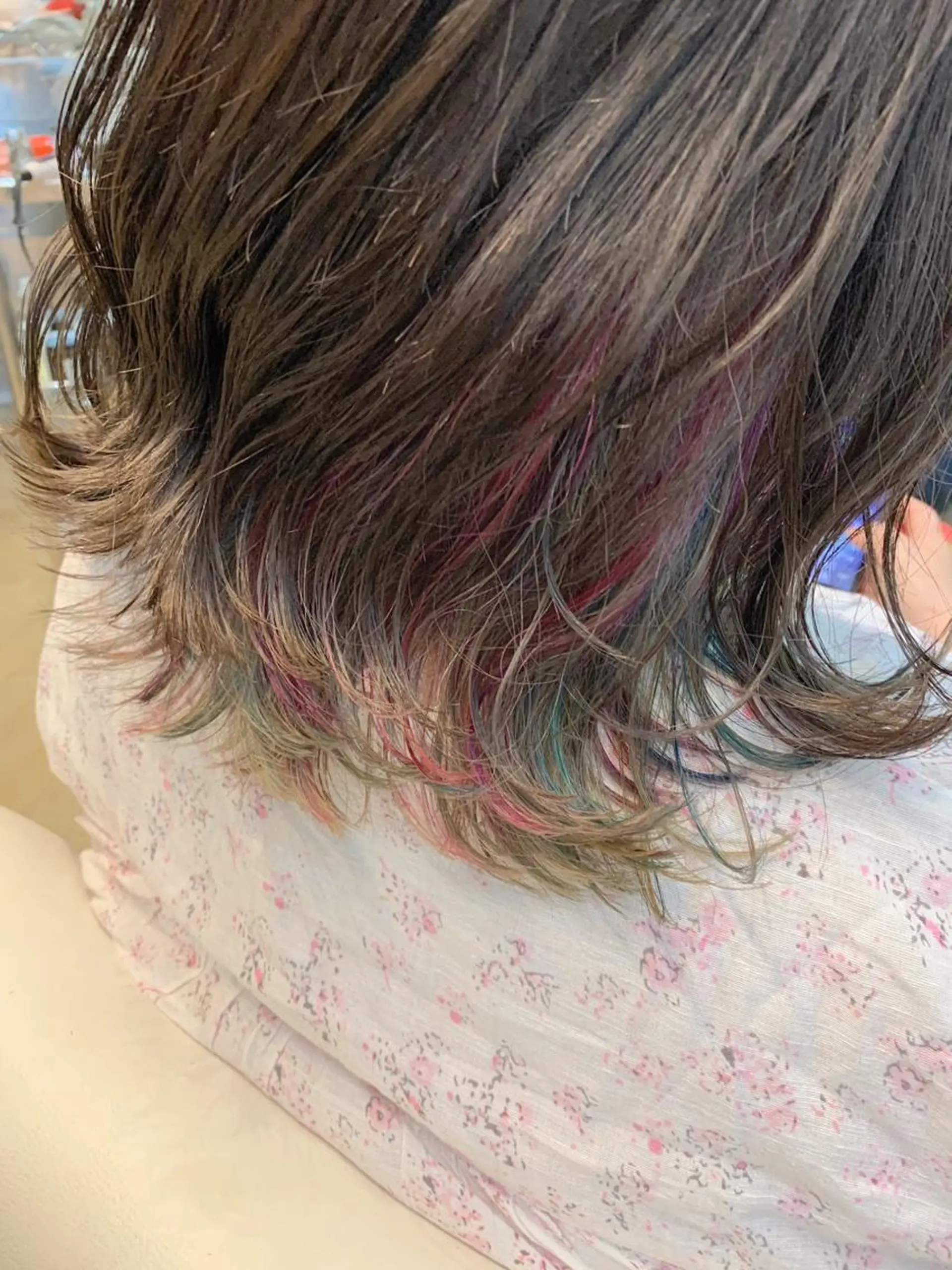 カラー MIA 菅原のヘアスタイル