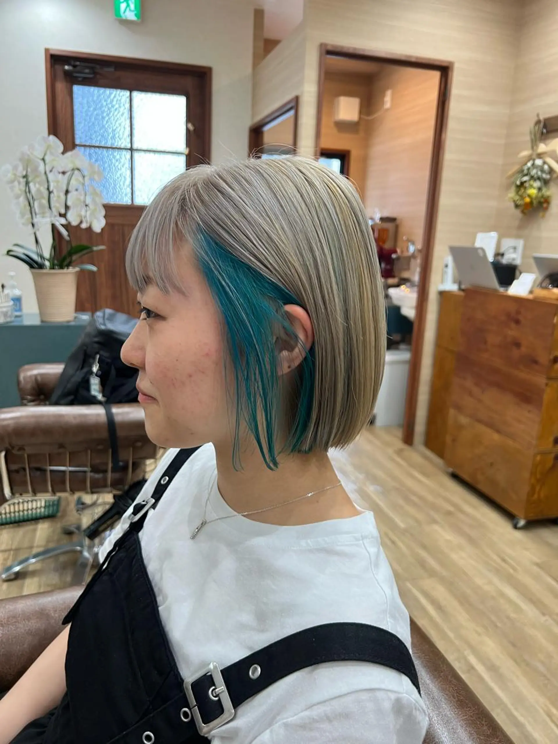 ショート カラー ベージュカラー ブルーカラー インナーカラー ホワイトベージュ ヘアカラー 🍇おぐら めぐみ🍇のヘアスタイル