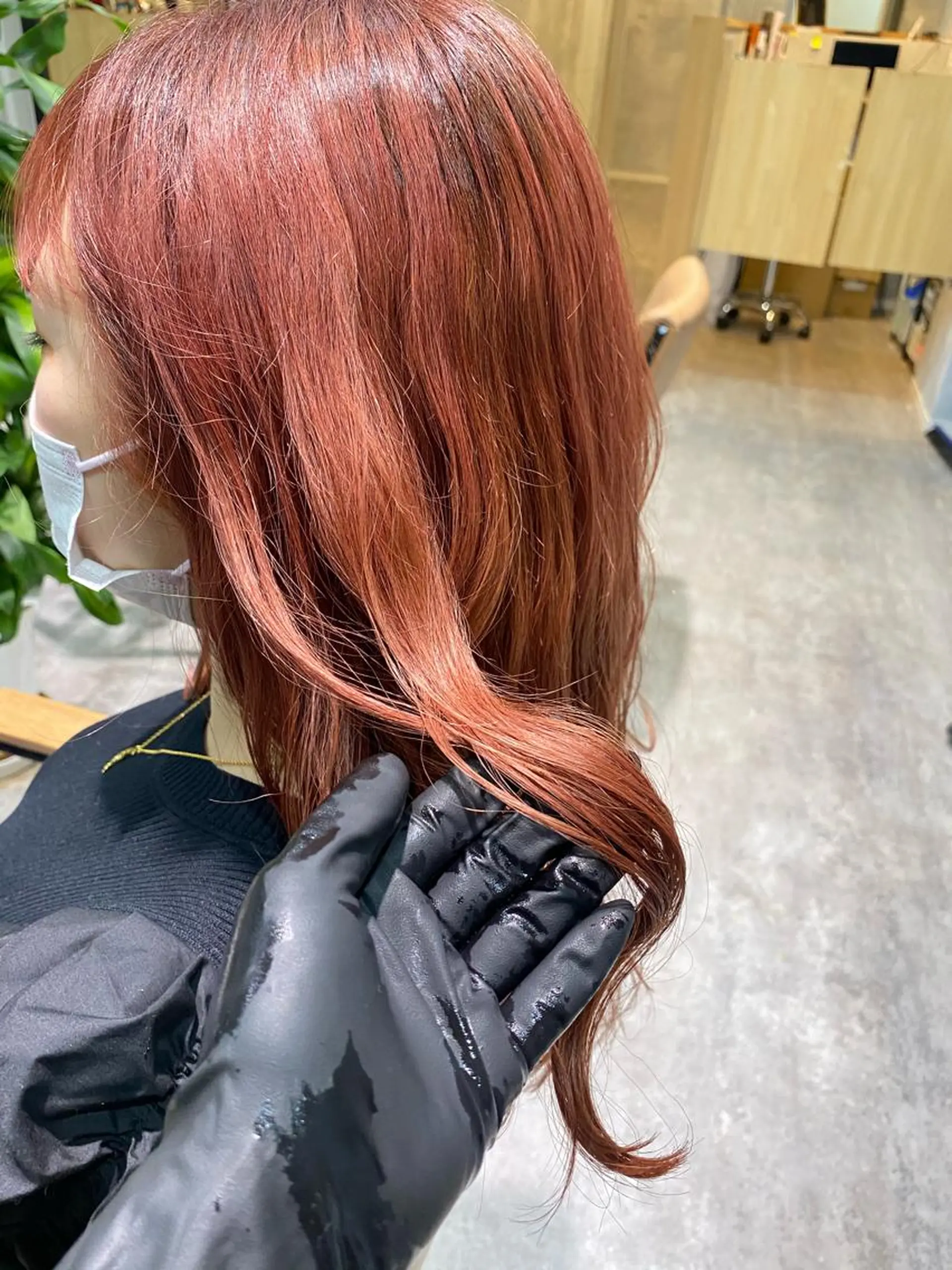 ロング カラー ブリーチ ヘアカラー 大久保 優香のヘアスタイル