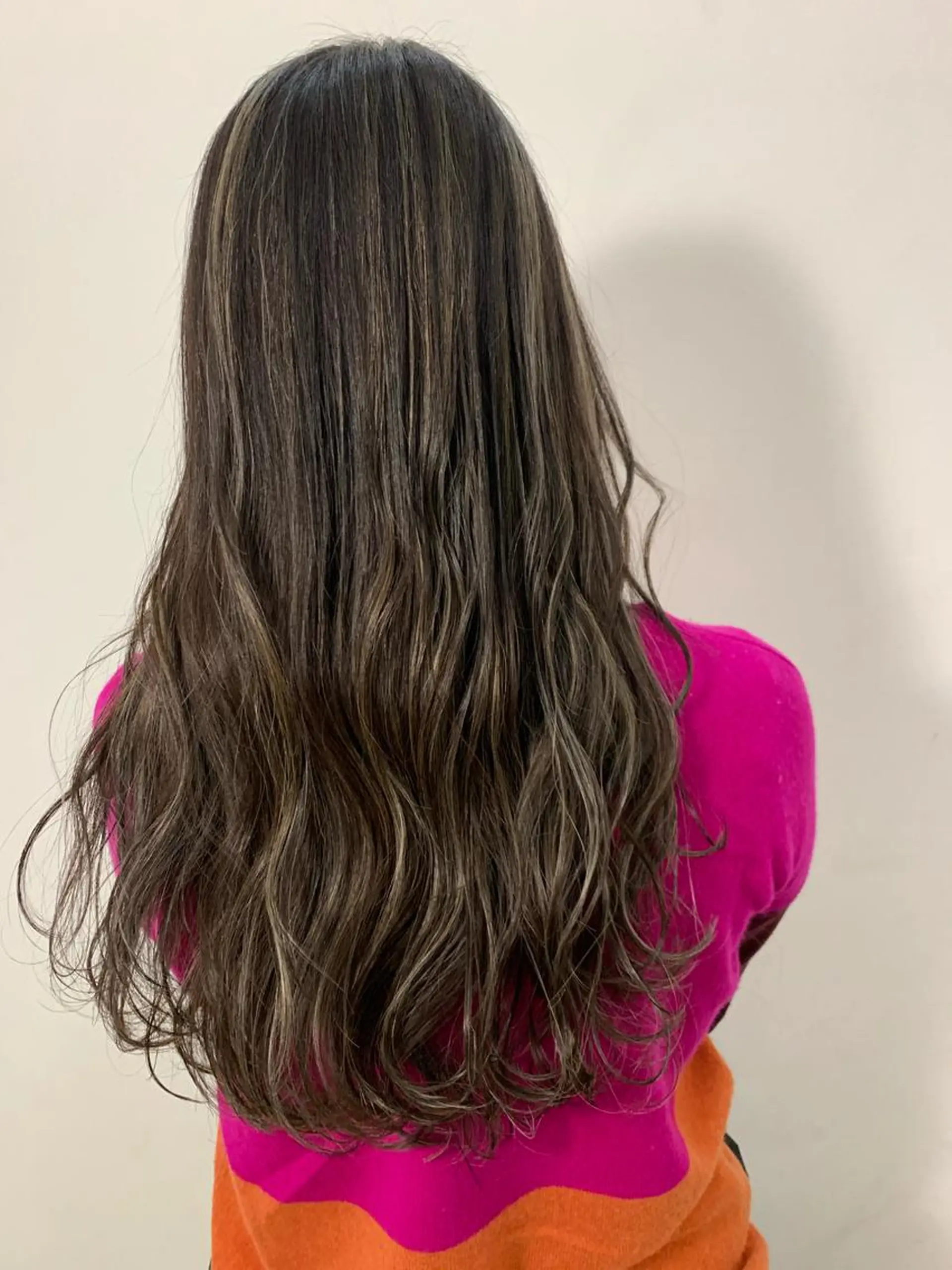 セミロング カラー 西村あきや トレンド韓国ヘアのヘアスタイル