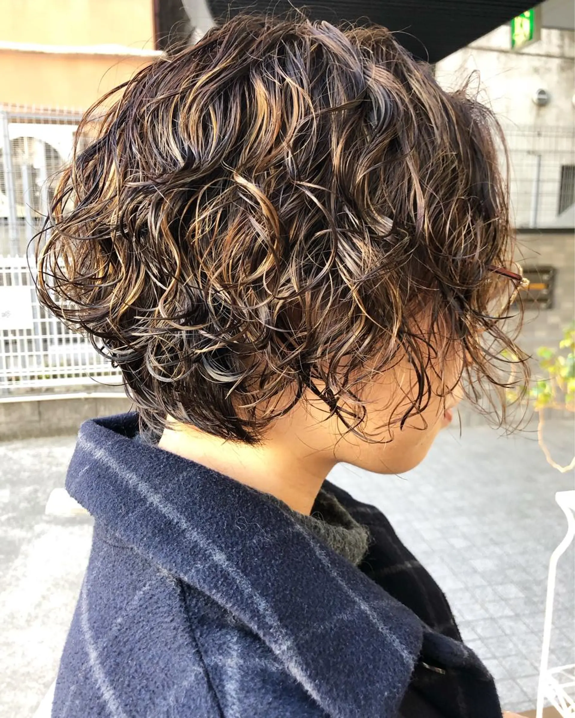 ショート パーマ クロスパーマ× 透明感カラー✂︎のヘアスタイル