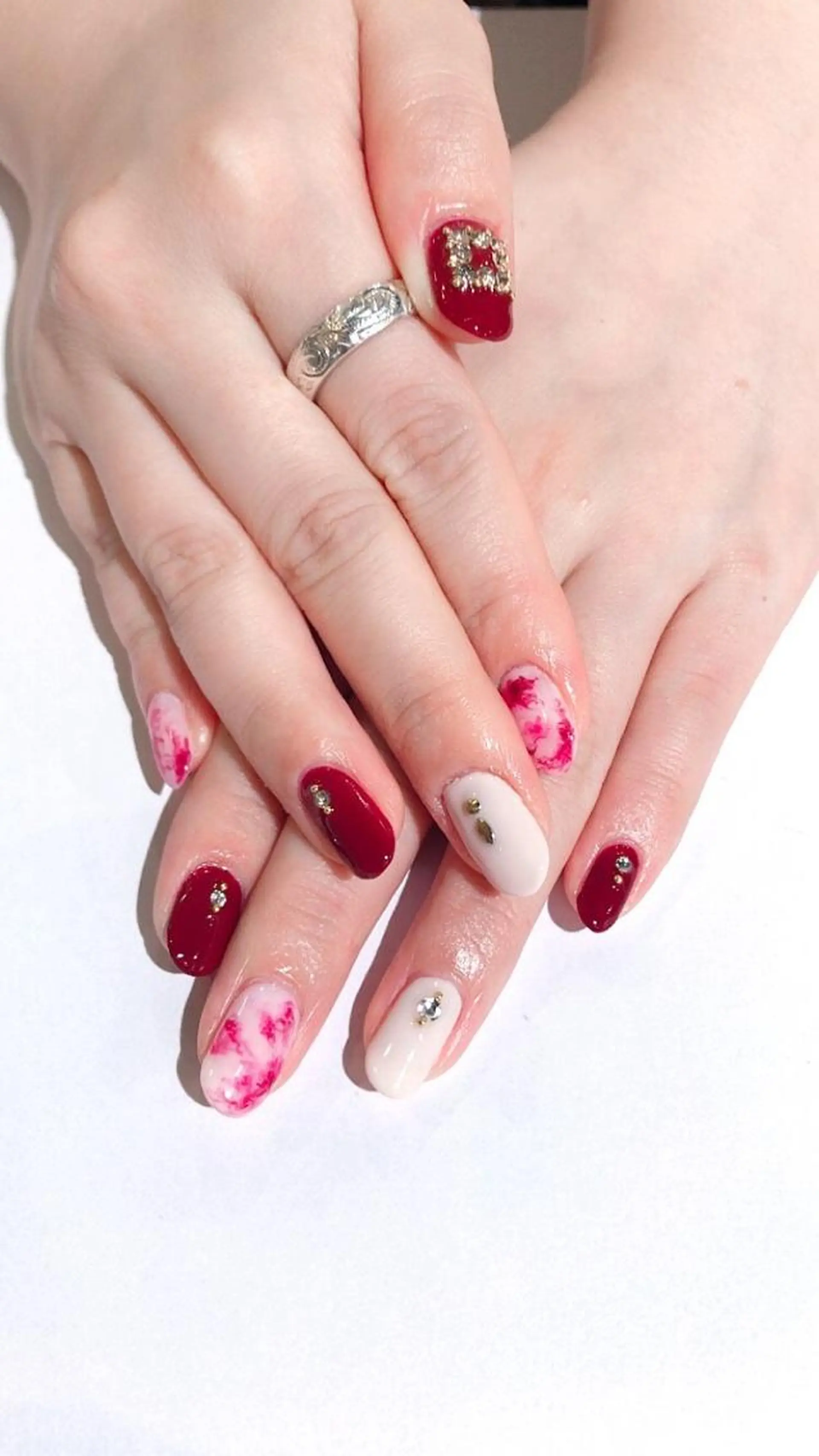 ネイル 大理石ネイル(マーブル) レイヤーカット 早崎太生のヘアスタイル