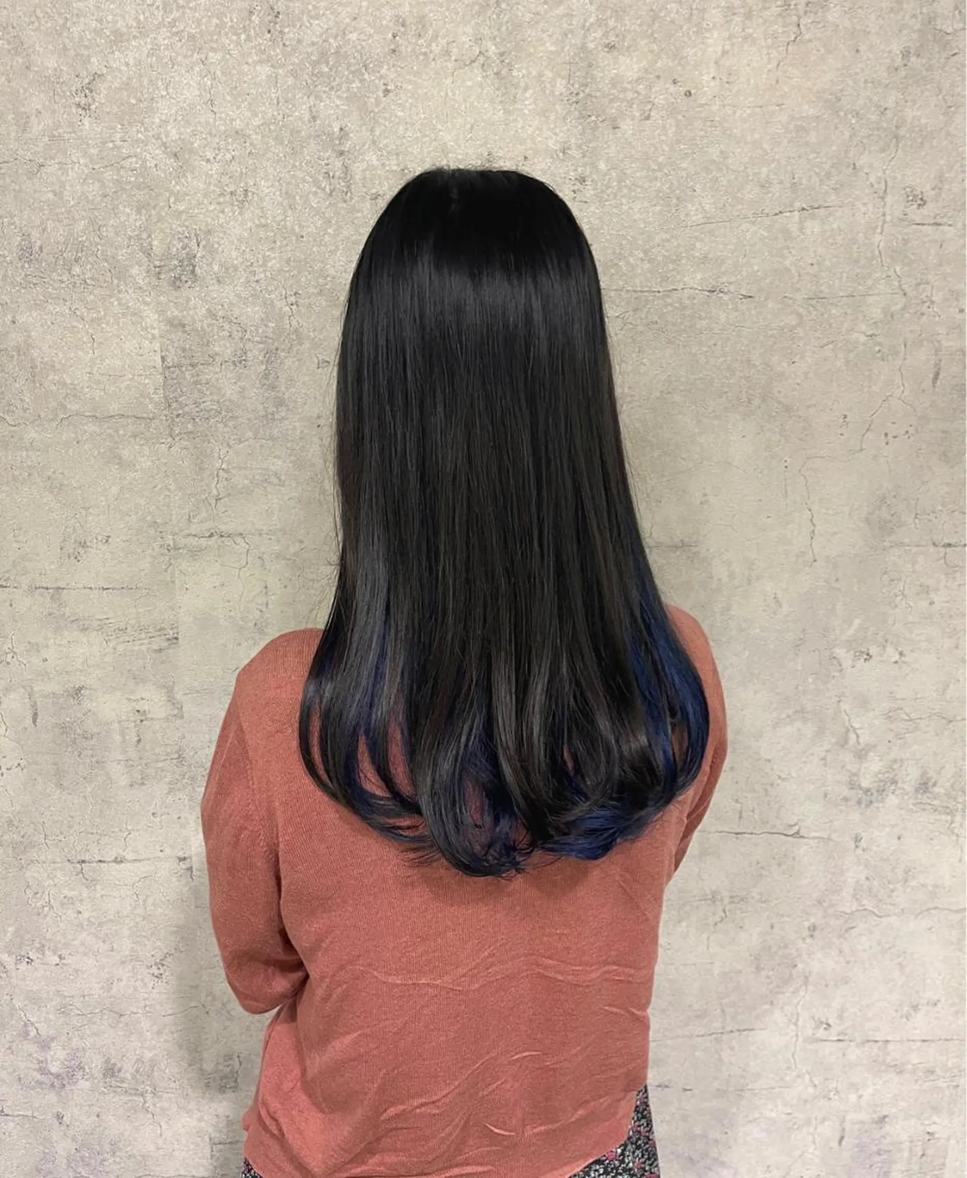 ロング カラー ブリーチ ブルーカラー ヘアカラー 唐澤 千尋のヘアスタイル