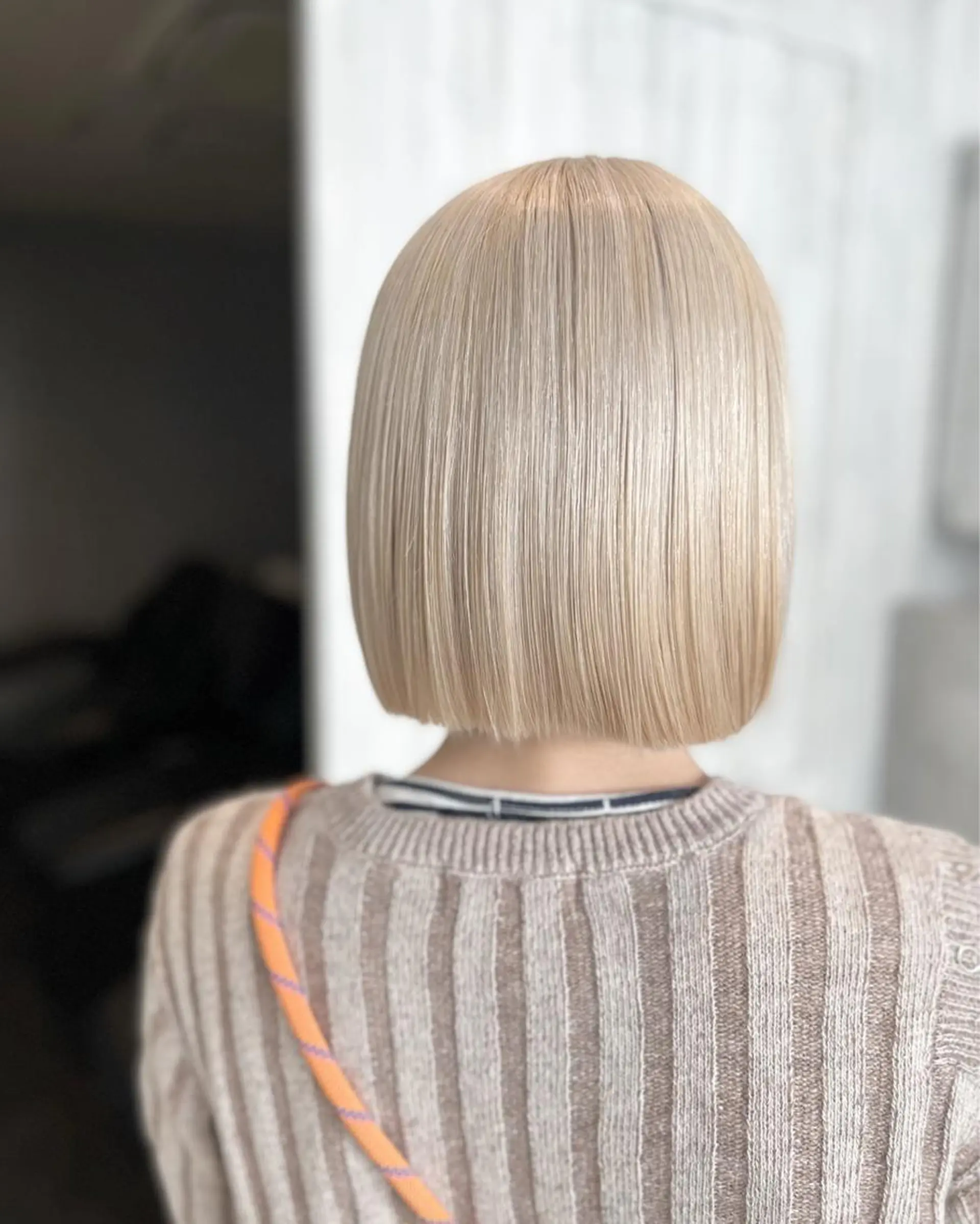 ミディアム カラー ベージュカラー ホワイトベージュ ブリーチ特化 梅田本多翔のヘアスタイル