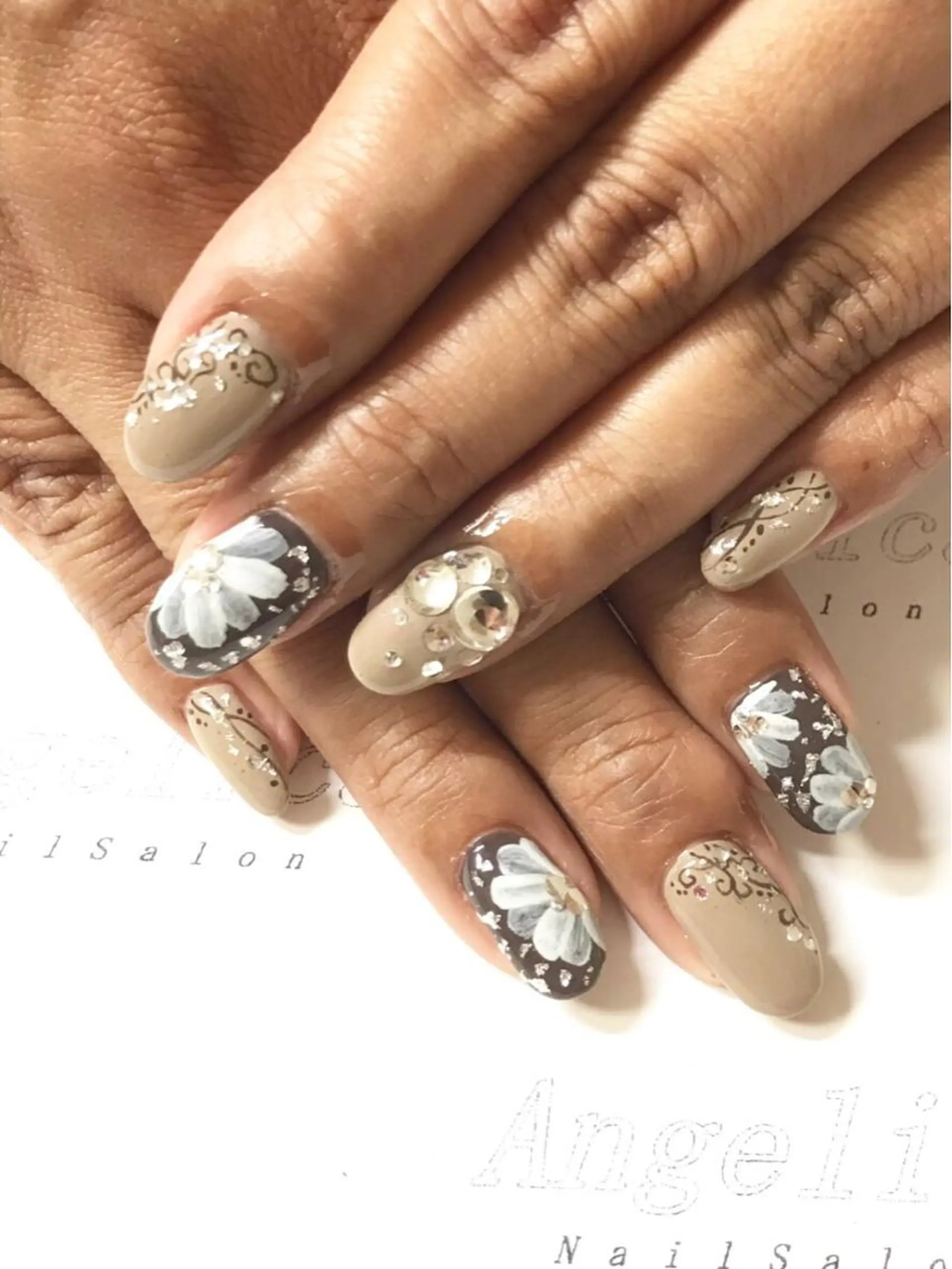 ネイル アートネイル ゴージャス ハンドネイル Angelica ネイリストのネイルデザイン