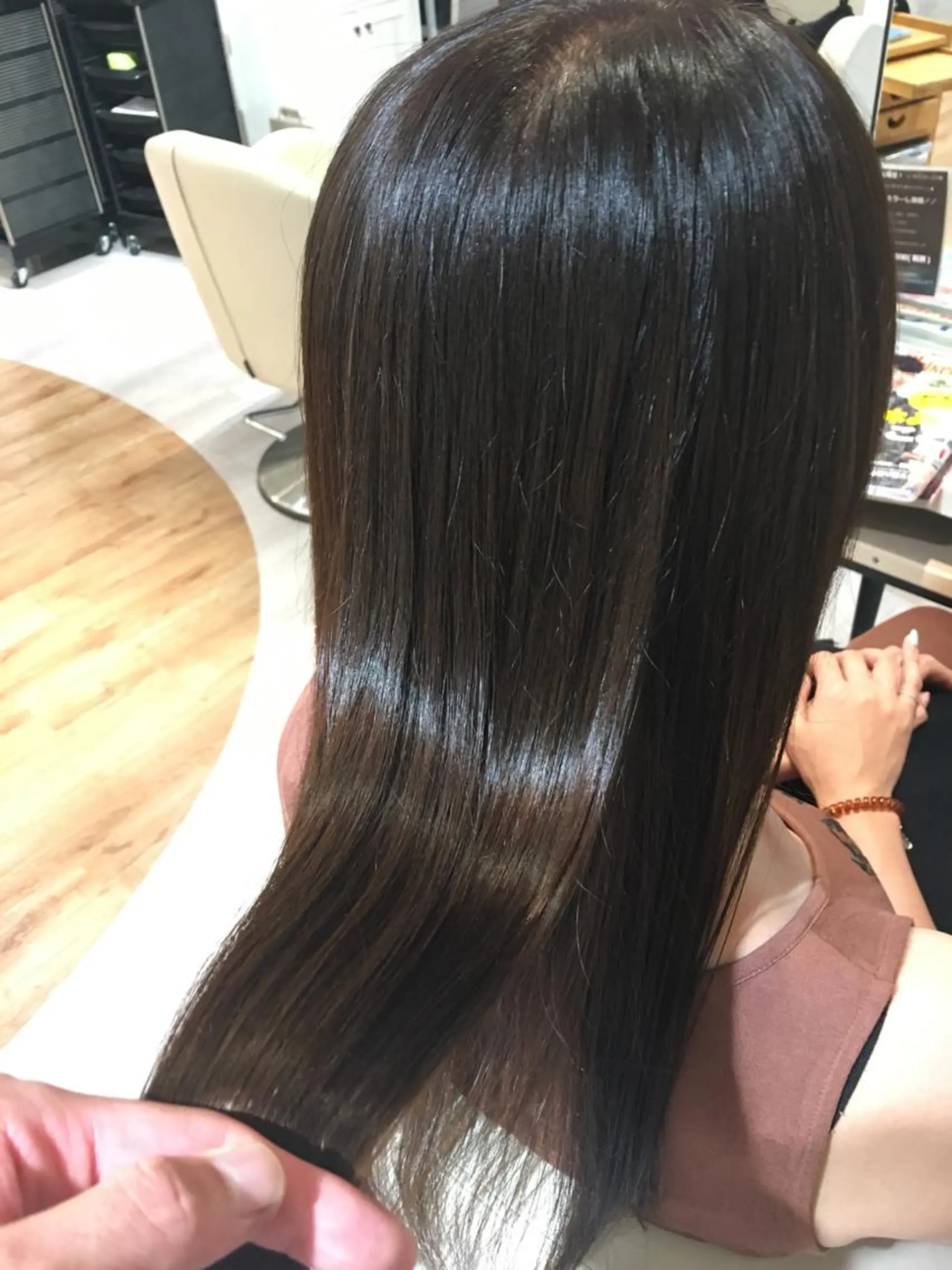 ロング カラー 金子 富士のヘアスタイル