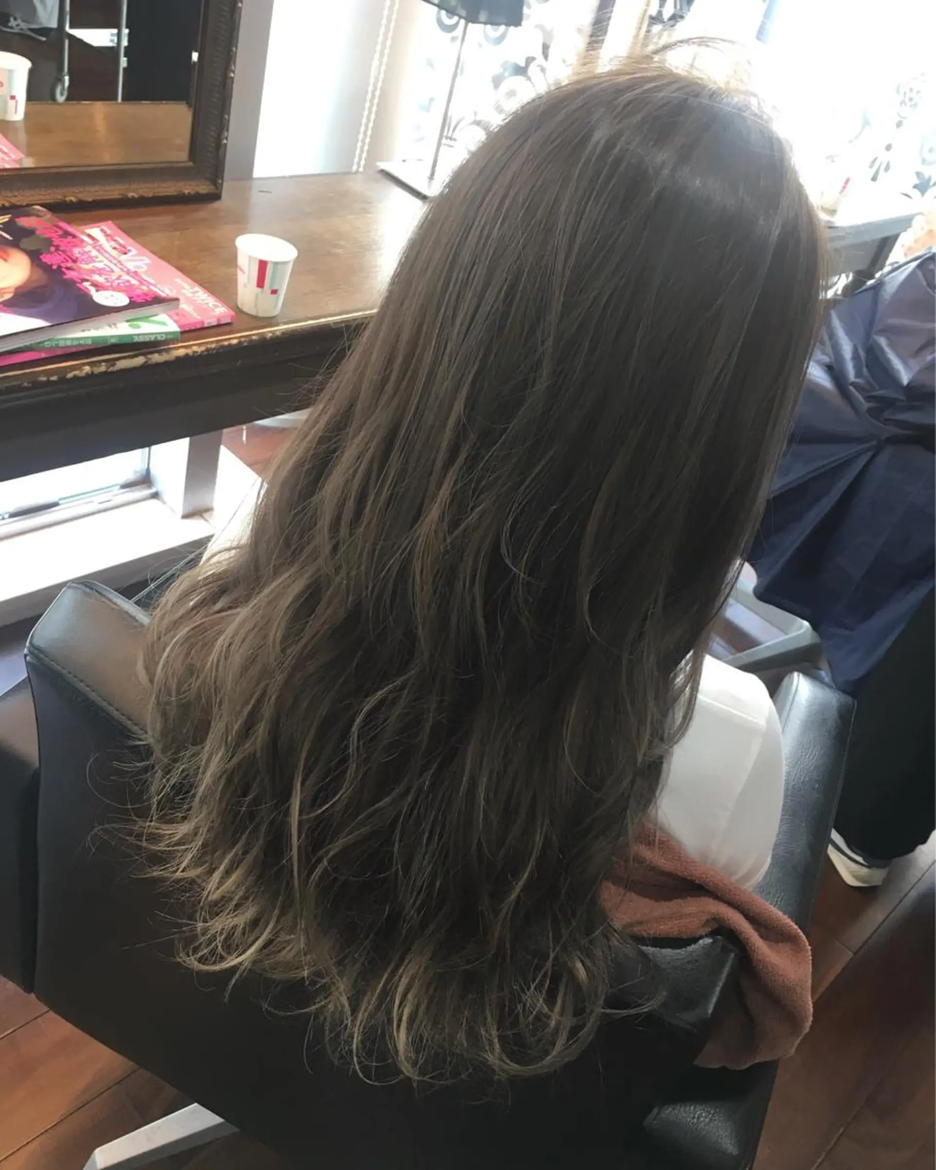 ロング カラー アッシュ ハイライトカラー ハイライト 吉本 yoshimotoのヘアスタイル